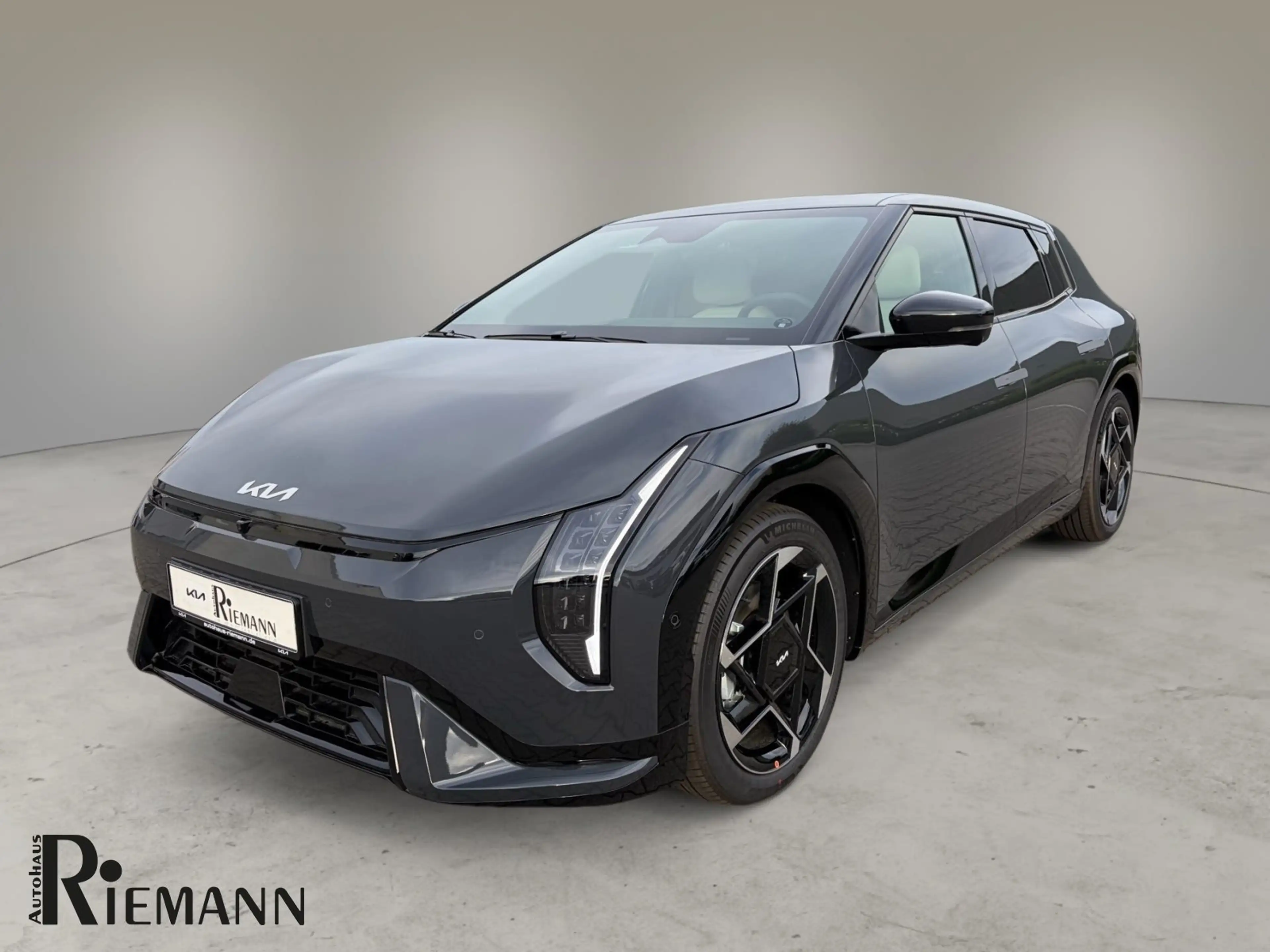 Kia EV4 81,4-kWh GT-Line + DriveWise-Park-Paket