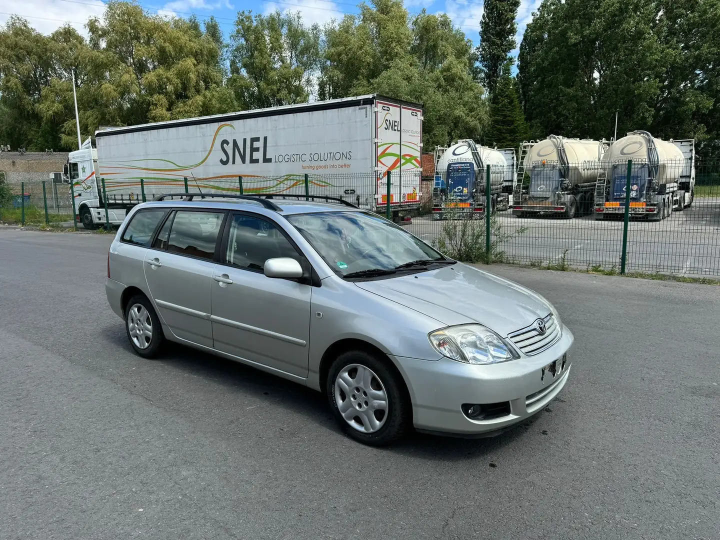 Toyota Corolla 2.0 D4D Linea Sol AIRCO DIGITAL CLIMATISÉ Goud - 1