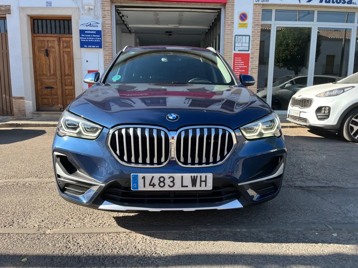 BMW X1 sDrive 18dA Blau - 2