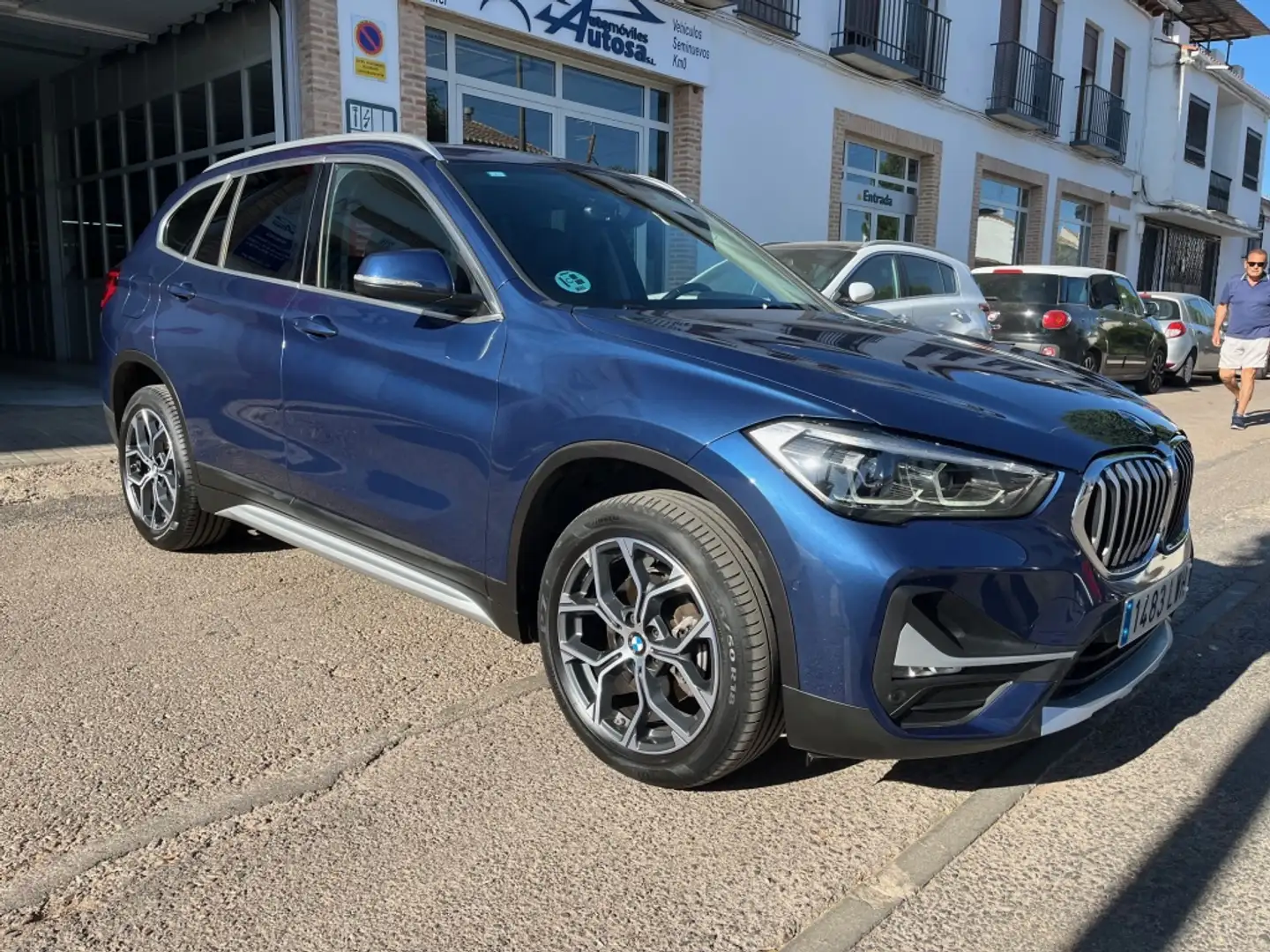BMW X1 sDrive 18dA Blau - 1