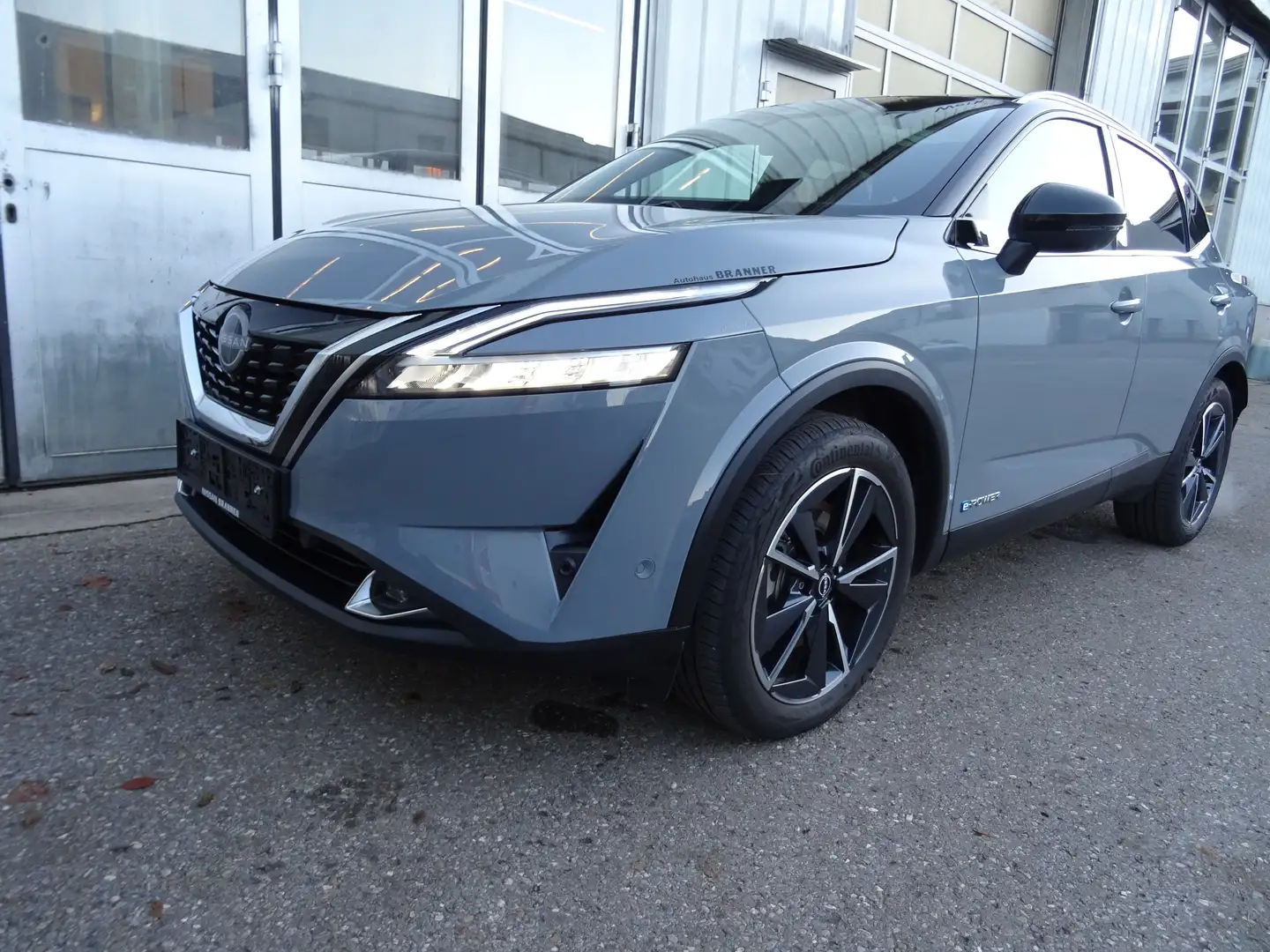 Nissan Qashqai 1,5 VC-T e-Power Tekna Grijs - 2