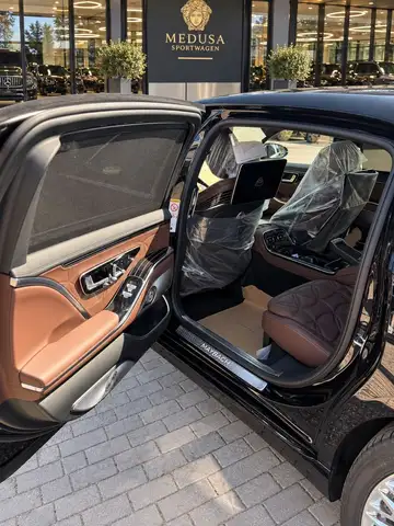 Mercedes-Benz S-Class view 9