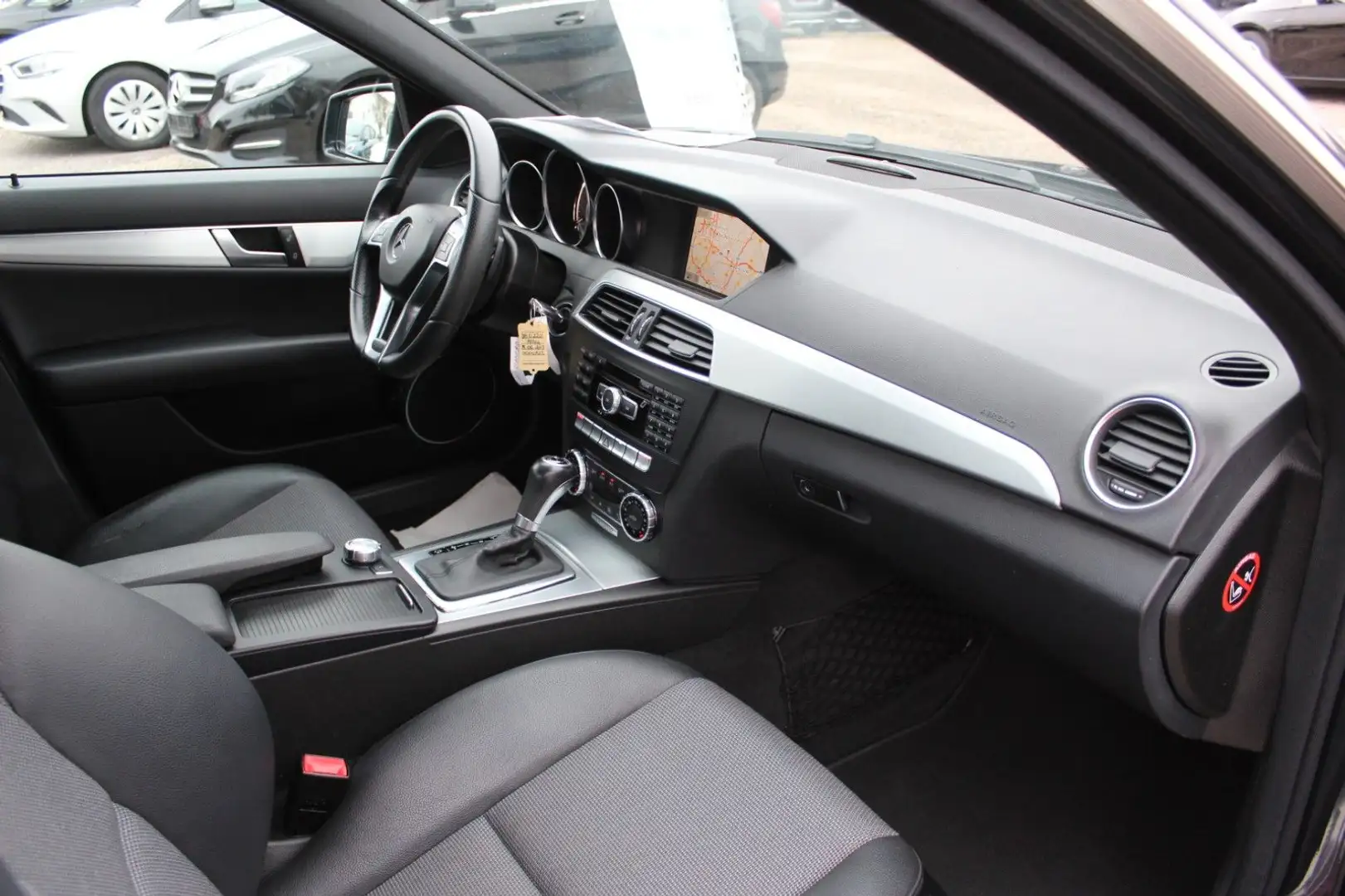 Mercedes-Benz C 220 CDI BE Lim. AMG*COMAND-NAVI*AVANTGARDE*ALU Schwarz - 2