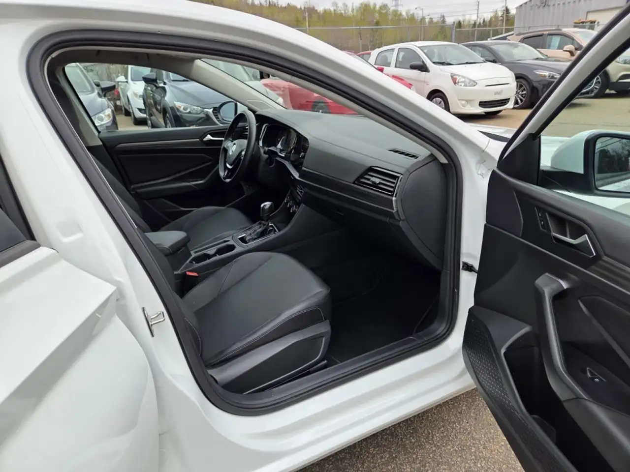 Volkswagen Jetta снимка Volkswagen Jetta