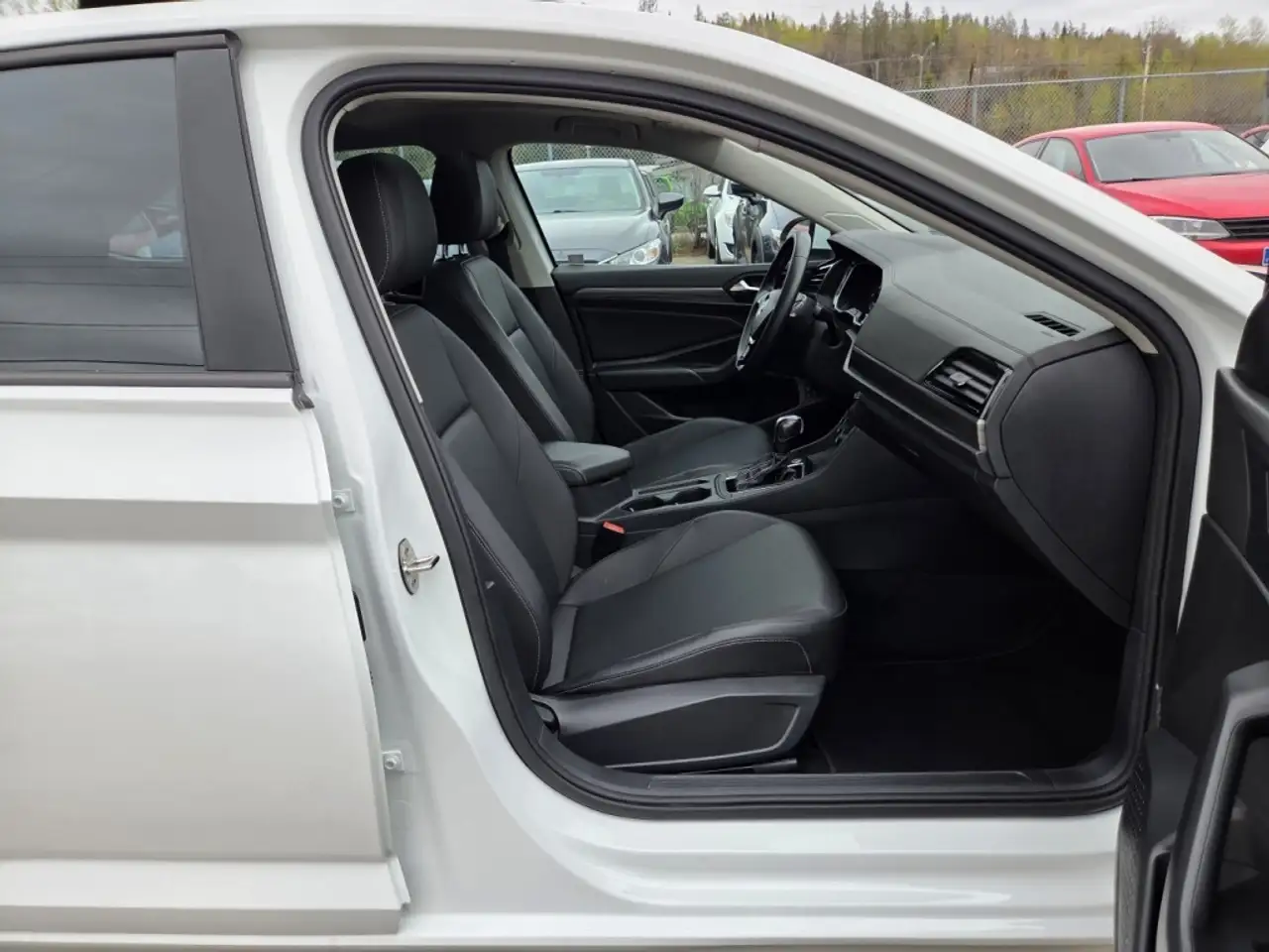 Volkswagen Jetta снимка Volkswagen Jetta