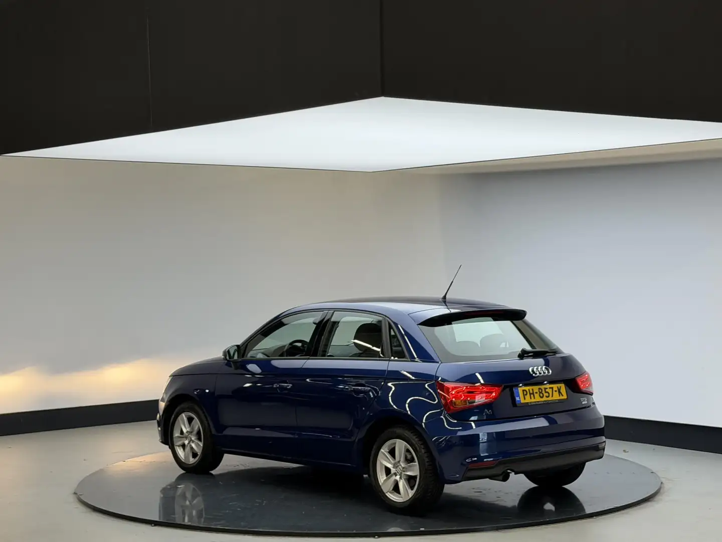 Audi A1 Sportback 1.0 TFSI LM velgen | All weather banden Blauw - 2