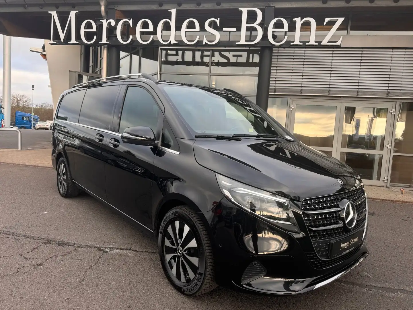 Mercedes-Benz V 300 d 4MATIC AVA Extral AHK DISTRONIC Stdh Noir - 1