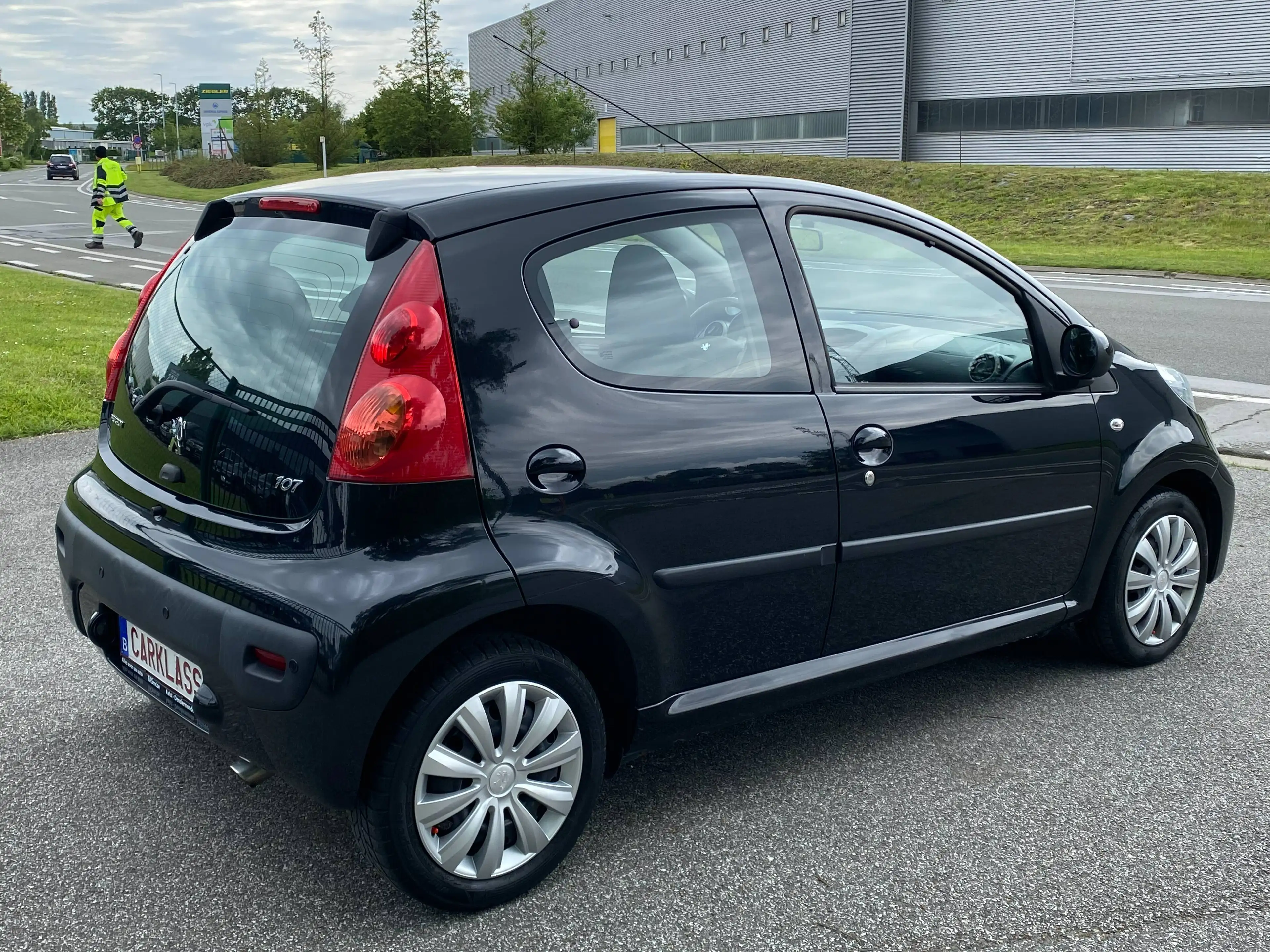 Peugeot 107 — photo 9
