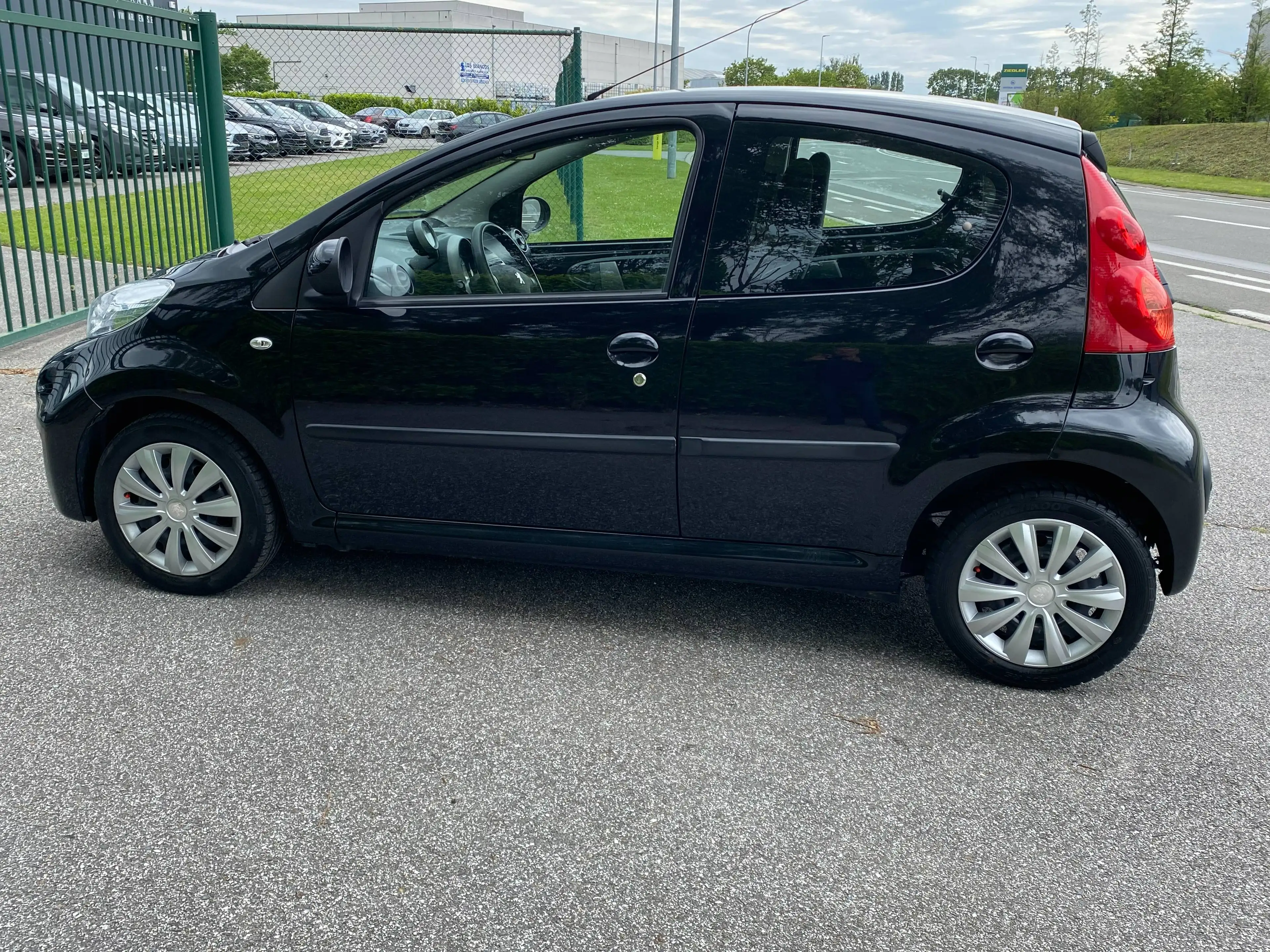 Peugeot 107 — photo 2