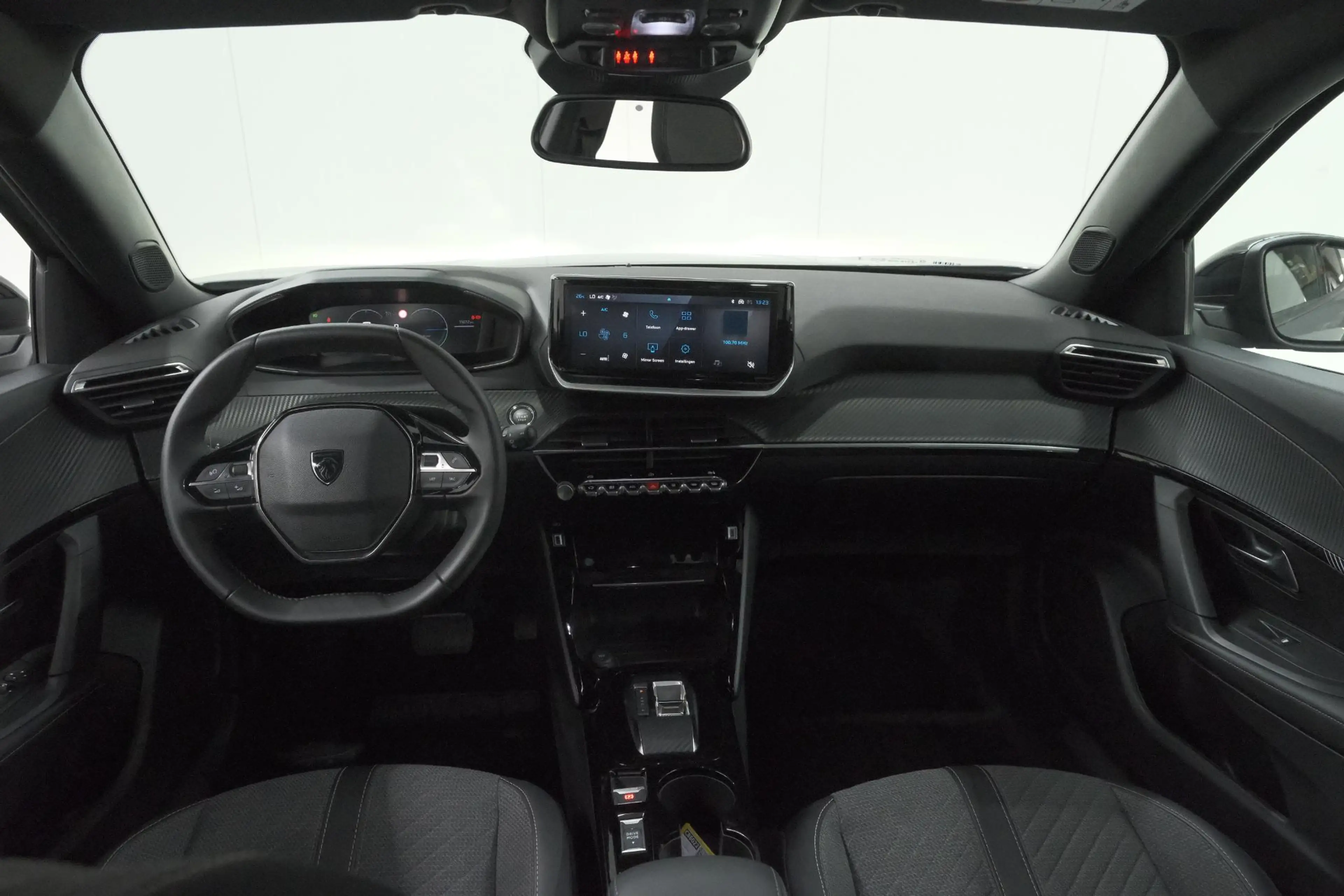 Peugeot e-2008 EV Allure 54 kWh | 97,2% SOH | 11 KW Lader | Apple — photo 2