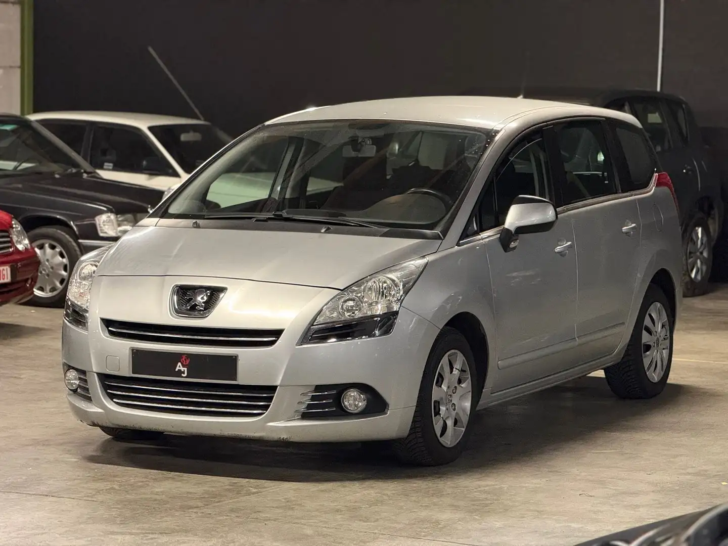 Peugeot 5008 5008 1.6i Tendance // Navi // Export ou Marchand Zilver - 1