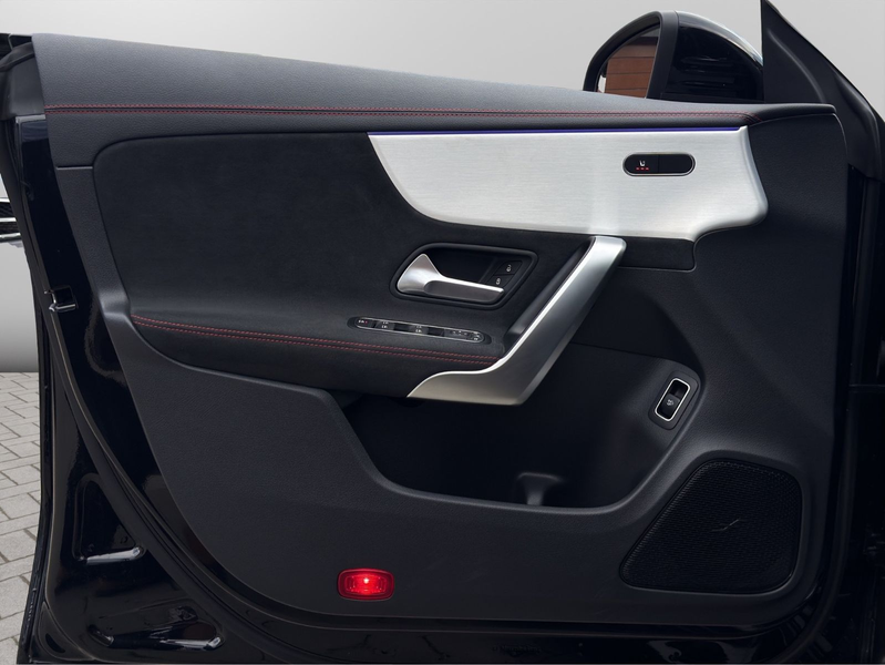 Mercedes-Benz CLA 35 AMG *AERO*MBEAM*NIGHT*PANO*RCAM*AMBIENTE* — photo 14