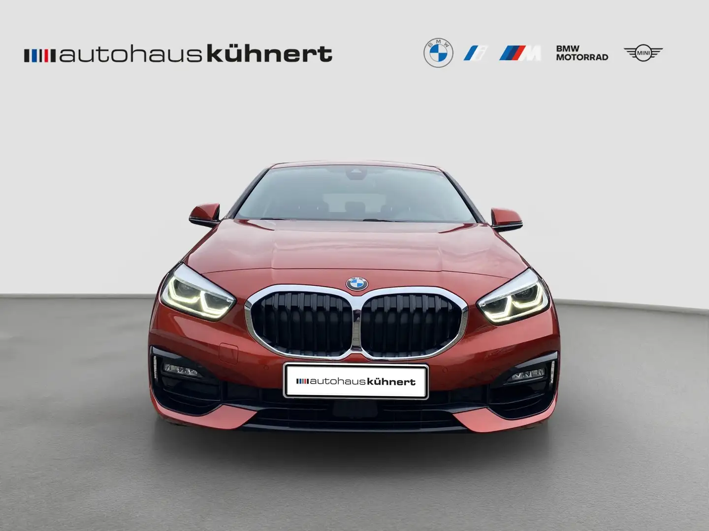 BMW 120 i Sport Line LED DrvAss AHK HiFi DAB SitzHz Orange - 2