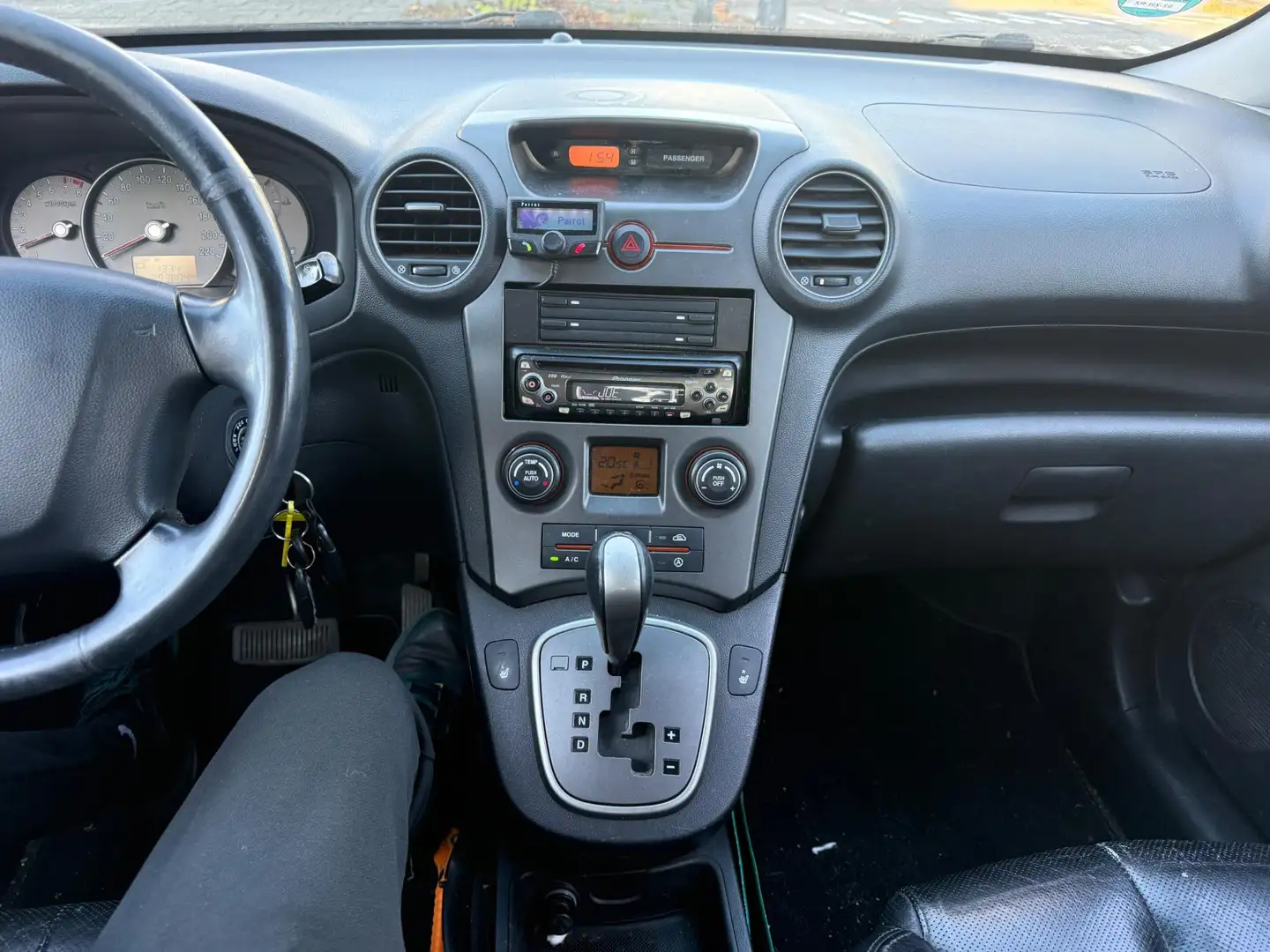 Kia Carens 2.0 CVVT X-clusive AUTOMAAT Leder Airco Cruise NW Grijs - 2