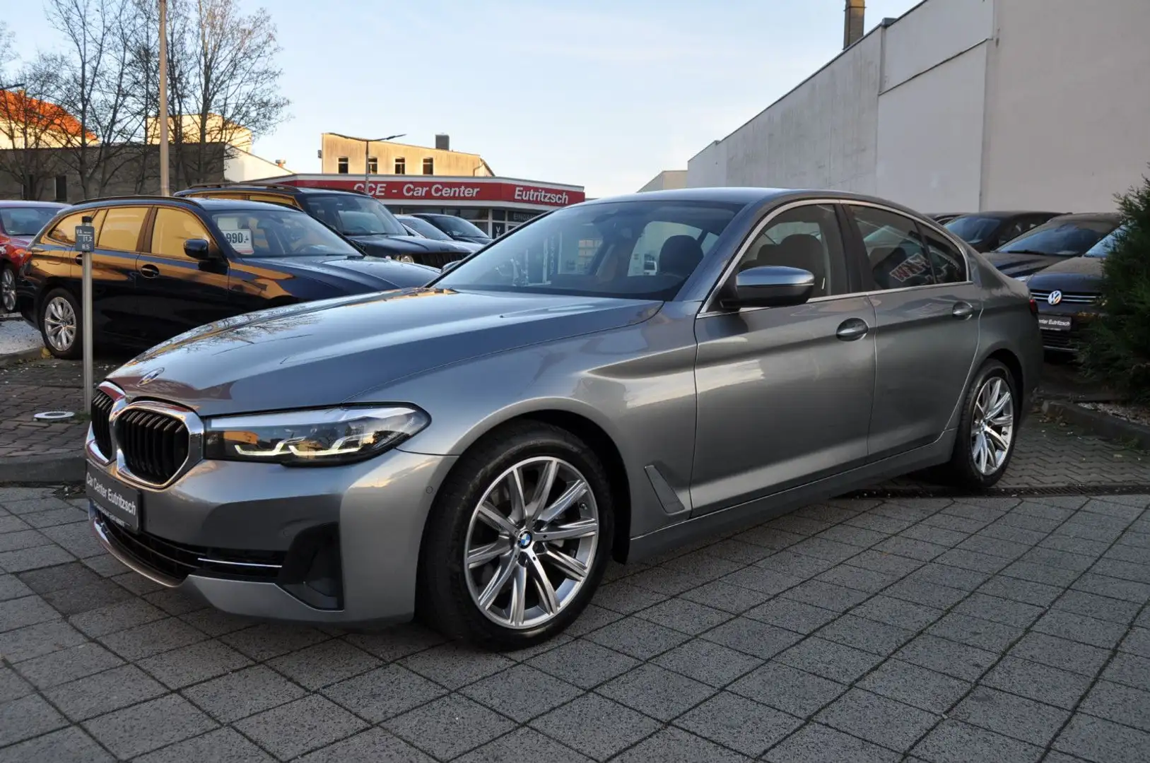 BMW 520 d xDrive Lim. Facelift LEDER Standhzg HUD Blau - 1