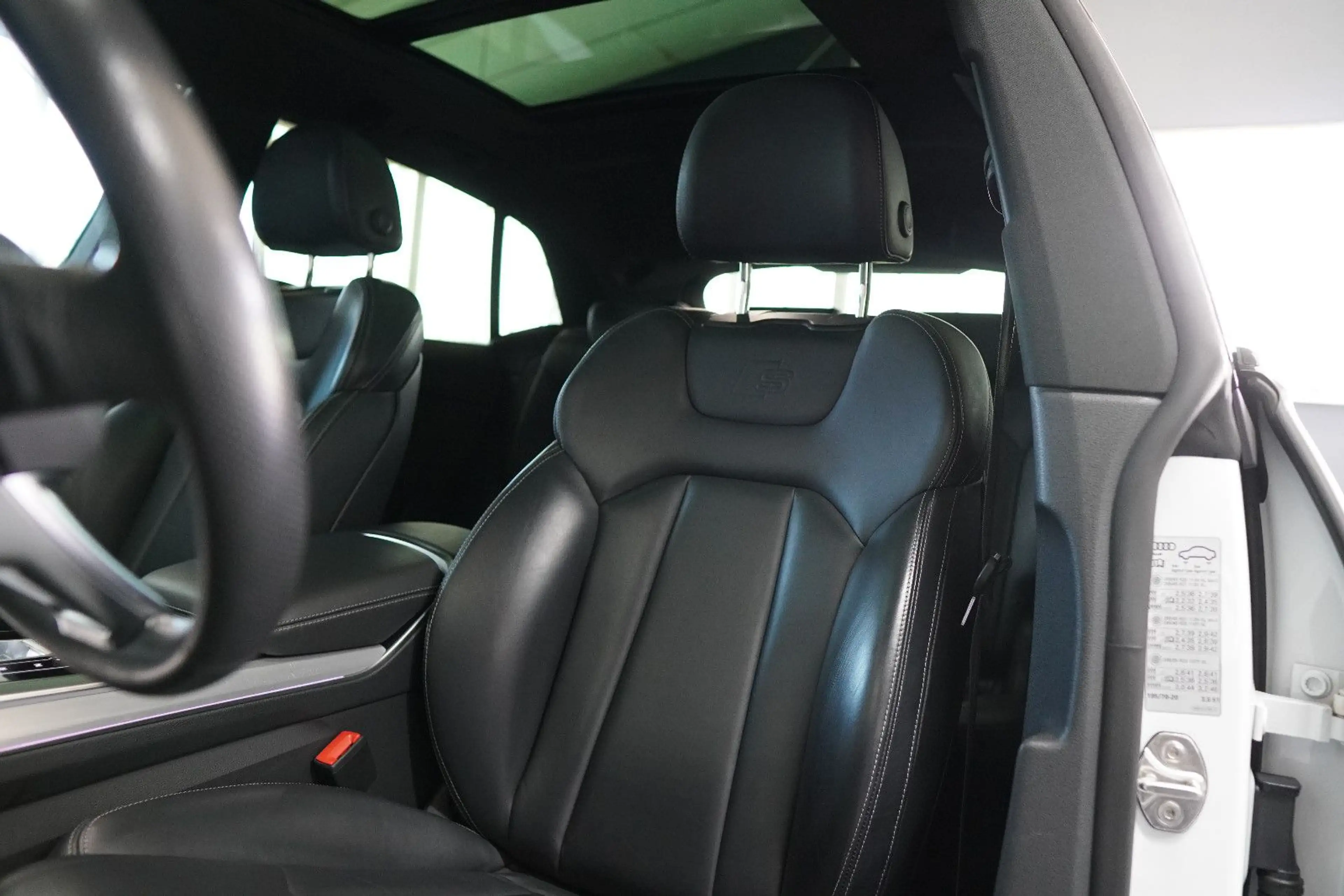 Audi SQ8 4.0 TFSI quattro competition plus*HD*AHK*B&O — photo 13