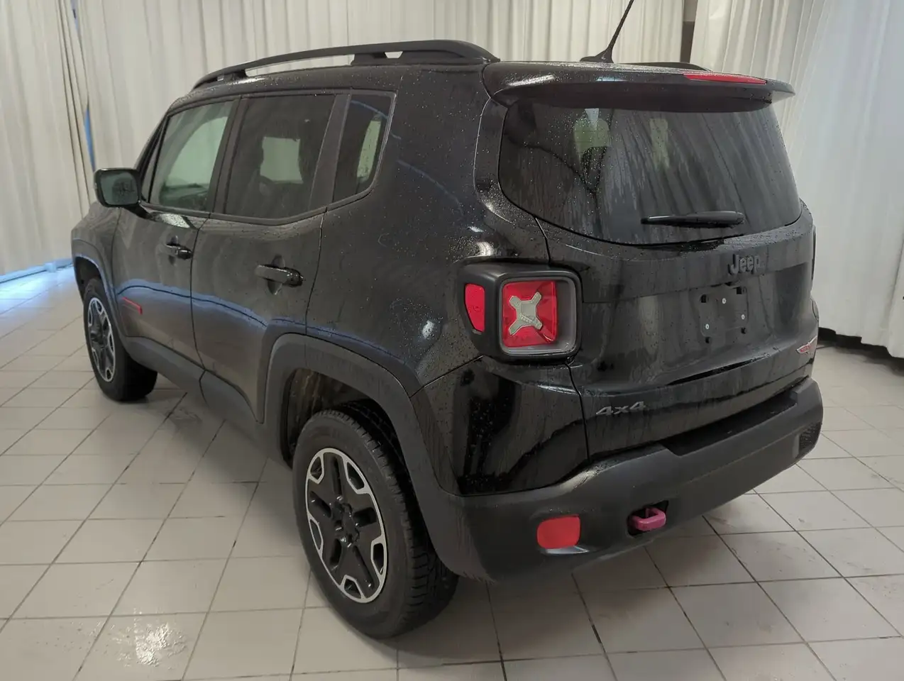 Jeep Renegade снимка Jeep Renegade