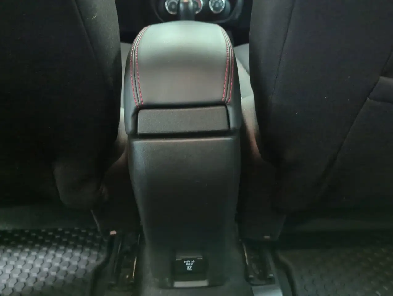 Jeep Renegade снимка Jeep Renegade