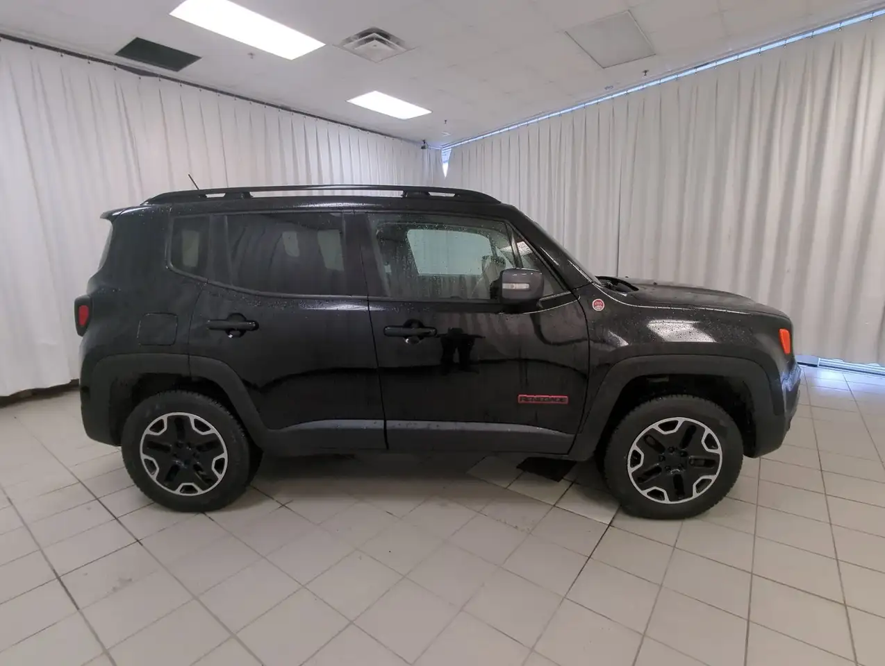 Jeep Renegade снимка Jeep Renegade