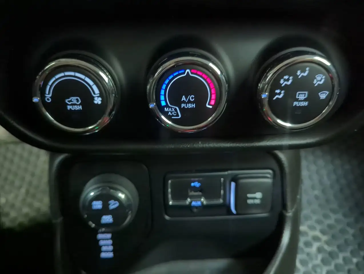 Jeep Renegade снимка Jeep Renegade