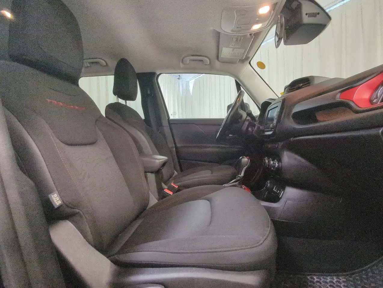 Jeep Renegade снимка Jeep Renegade