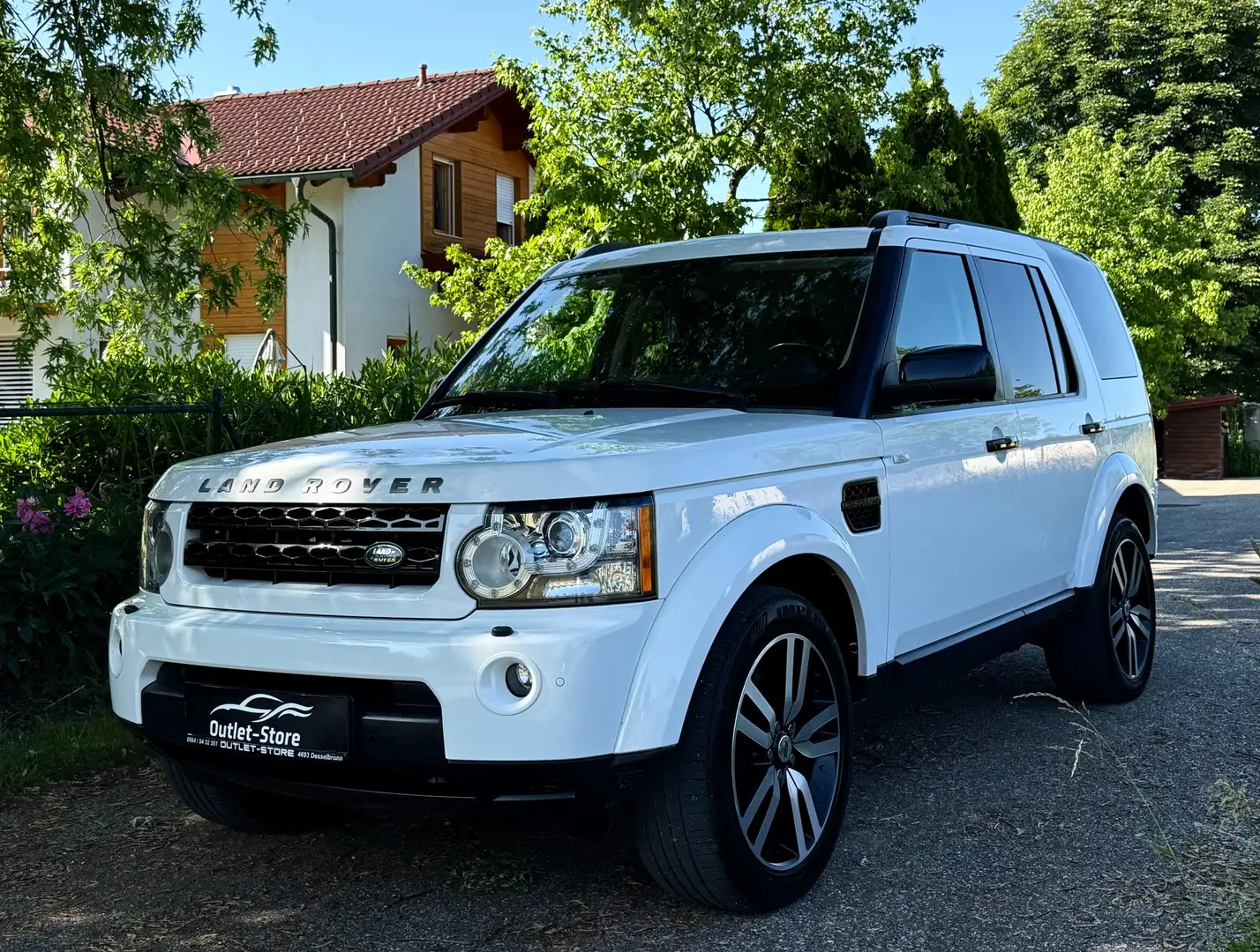 Land Rover Discovery 4 3,0 SDV6 LE*Black&White*Panorama*AHK*R-Kamera* Blanc - 1