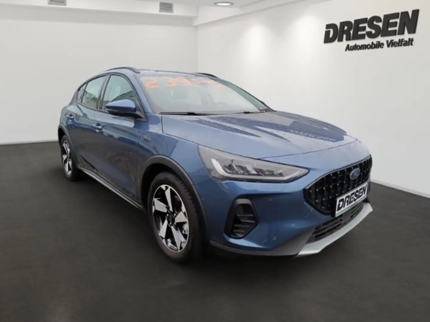 Ford Focus 1.0 EcoBoost Active + Ganzjahresreifen + Fahrerass Azul - 2