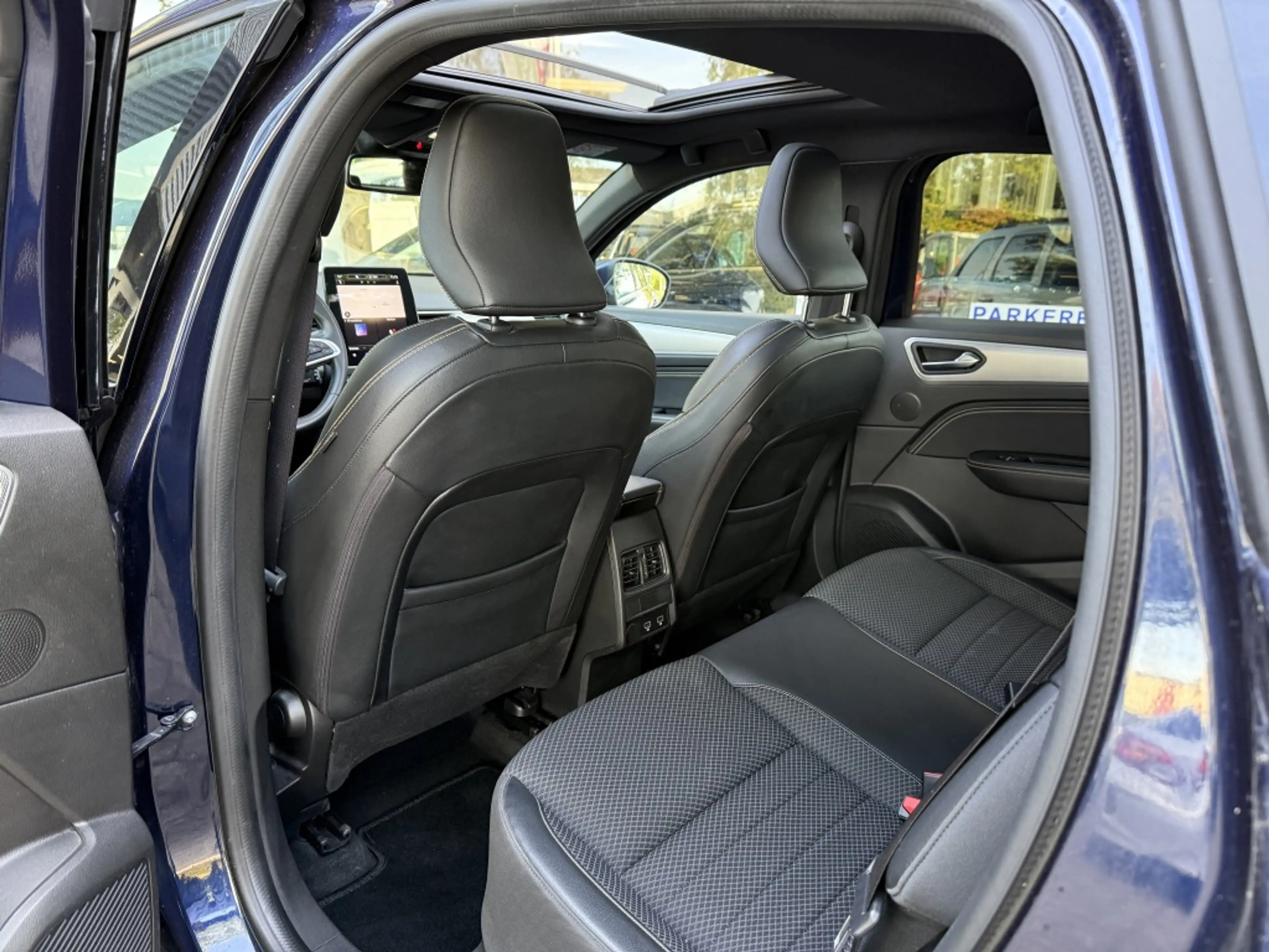 Renault Arkana 1.3 TCe 140 / Pano / Carplay / Cruise / Clima — photo 12