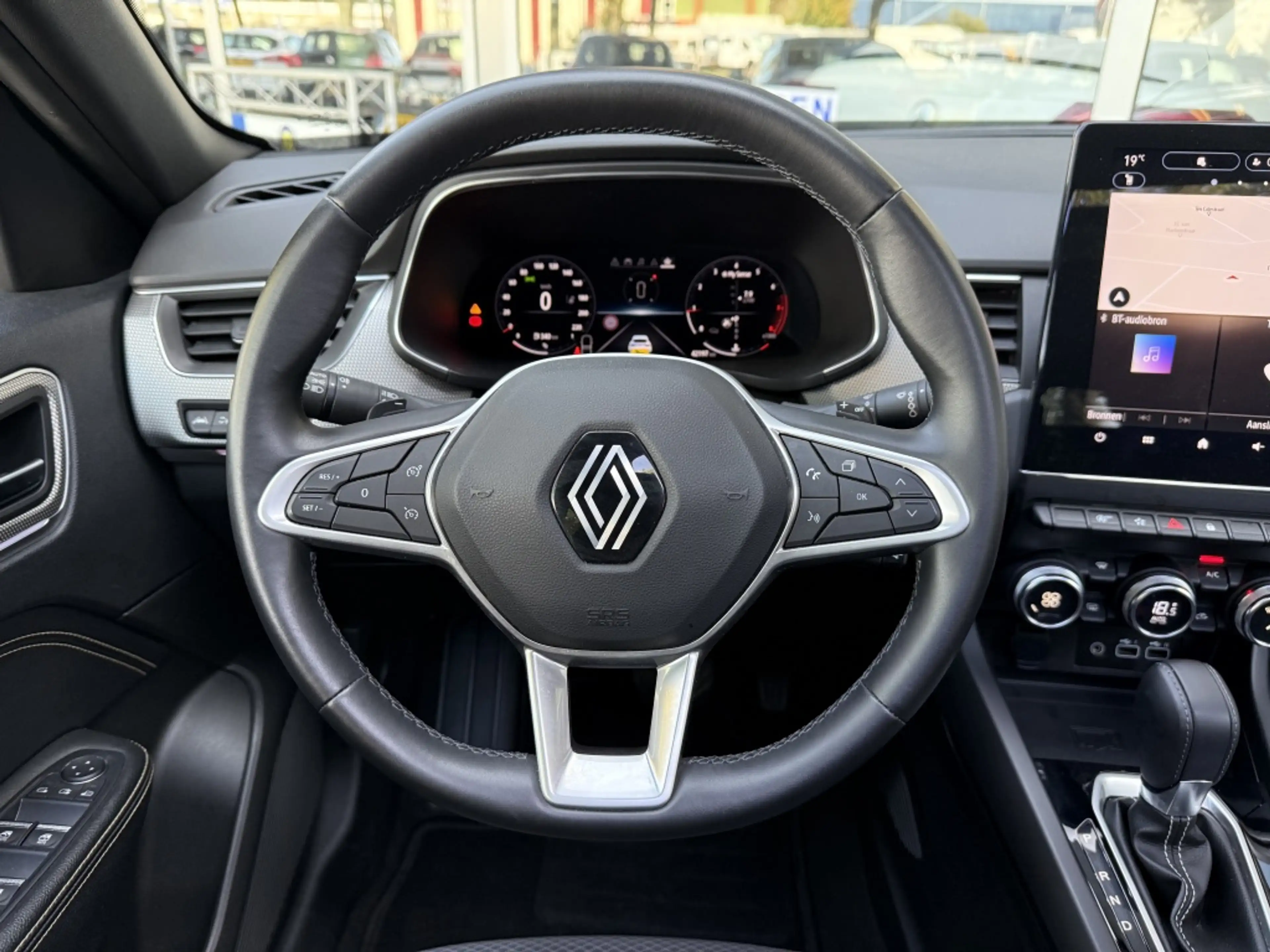 Renault Arkana 1.3 TCe 140 / Pano / Carplay / Cruise / Clima — photo 4