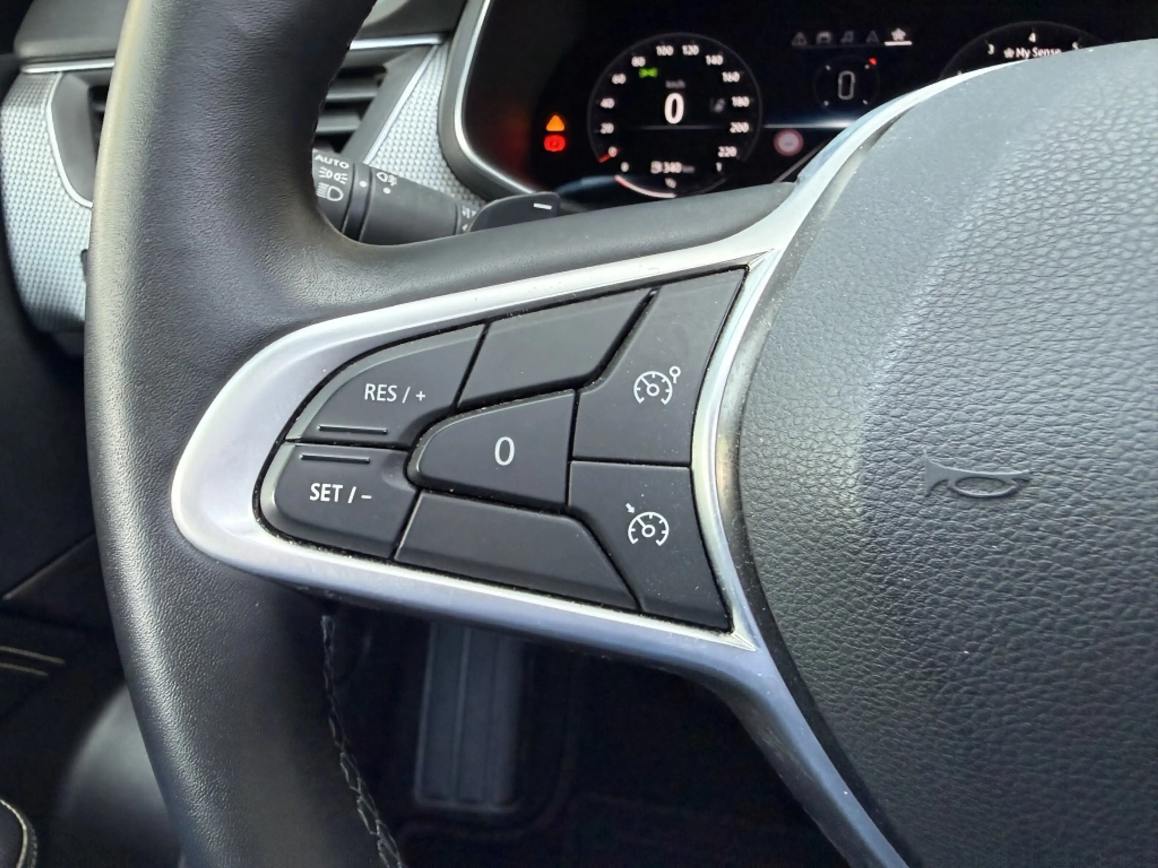 Renault Arkana 1.3 TCe 140 / Pano / Carplay / Cruise / Clima — photo 27
