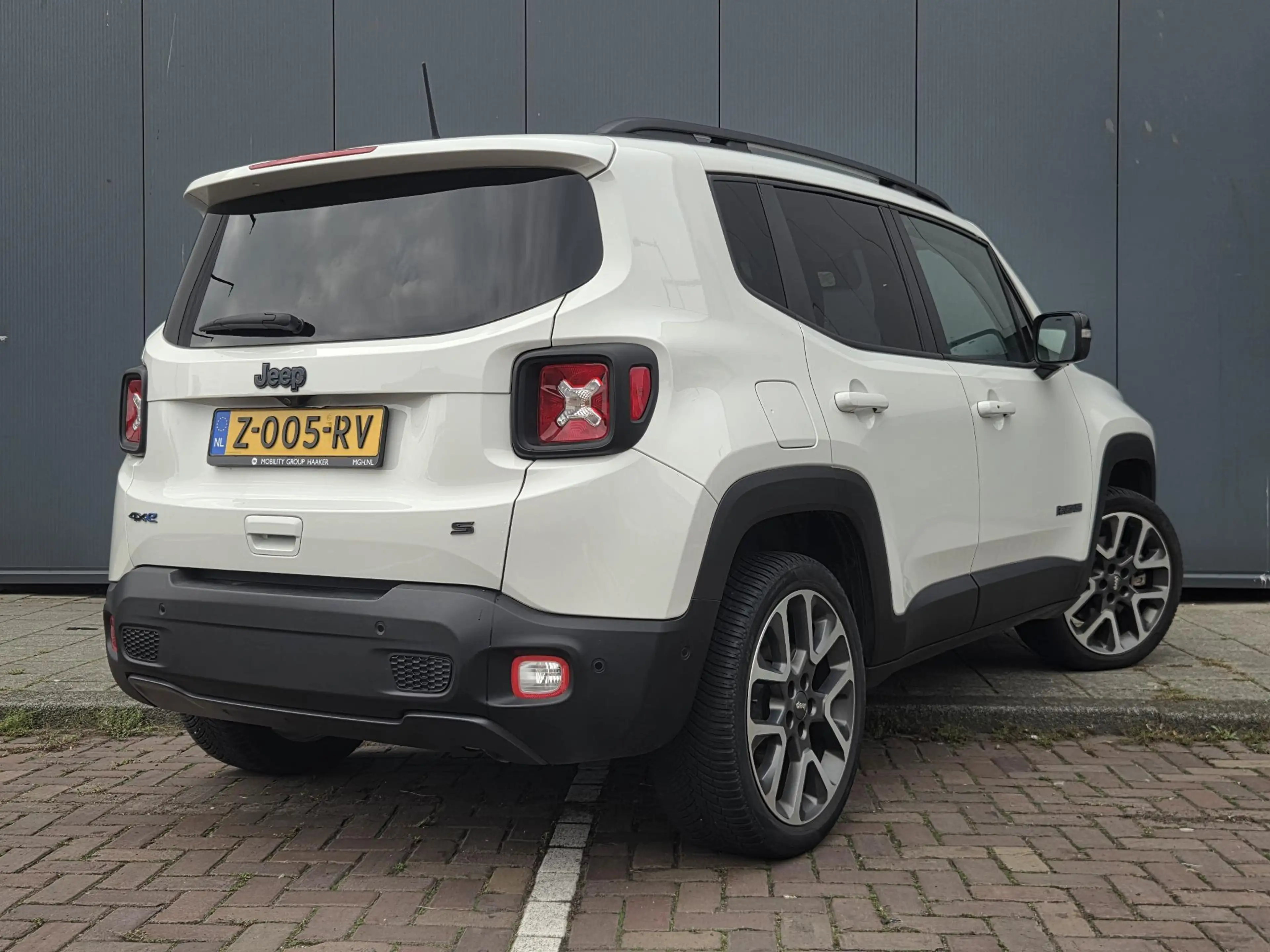 Jeep Renegade 4xe 240 Plug-in Hybrid Electric S | Apple-Android — photo 3