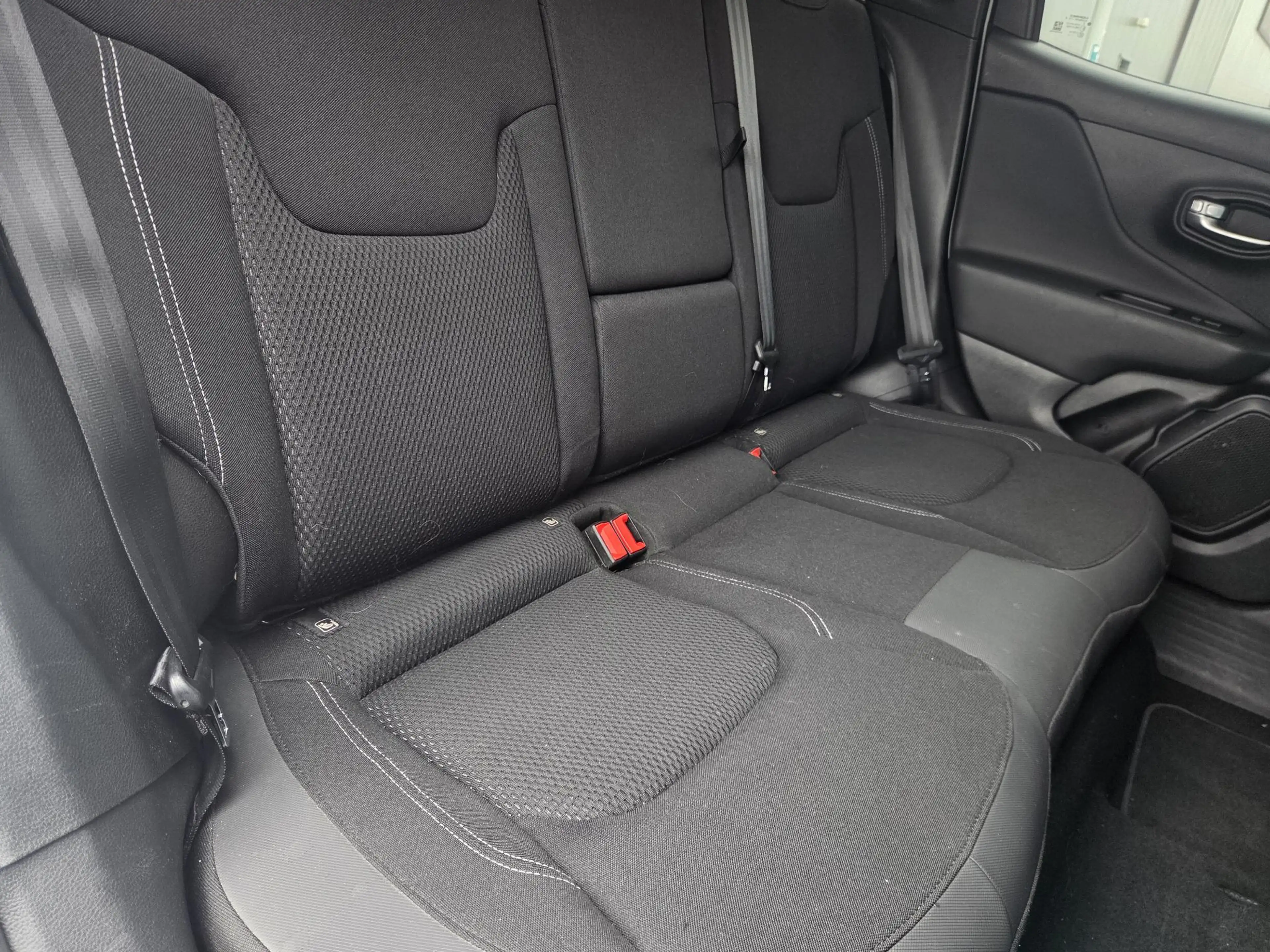 Jeep Renegade 4xe 240 Plug-in Hybrid Electric S | Apple-Android — photo 4