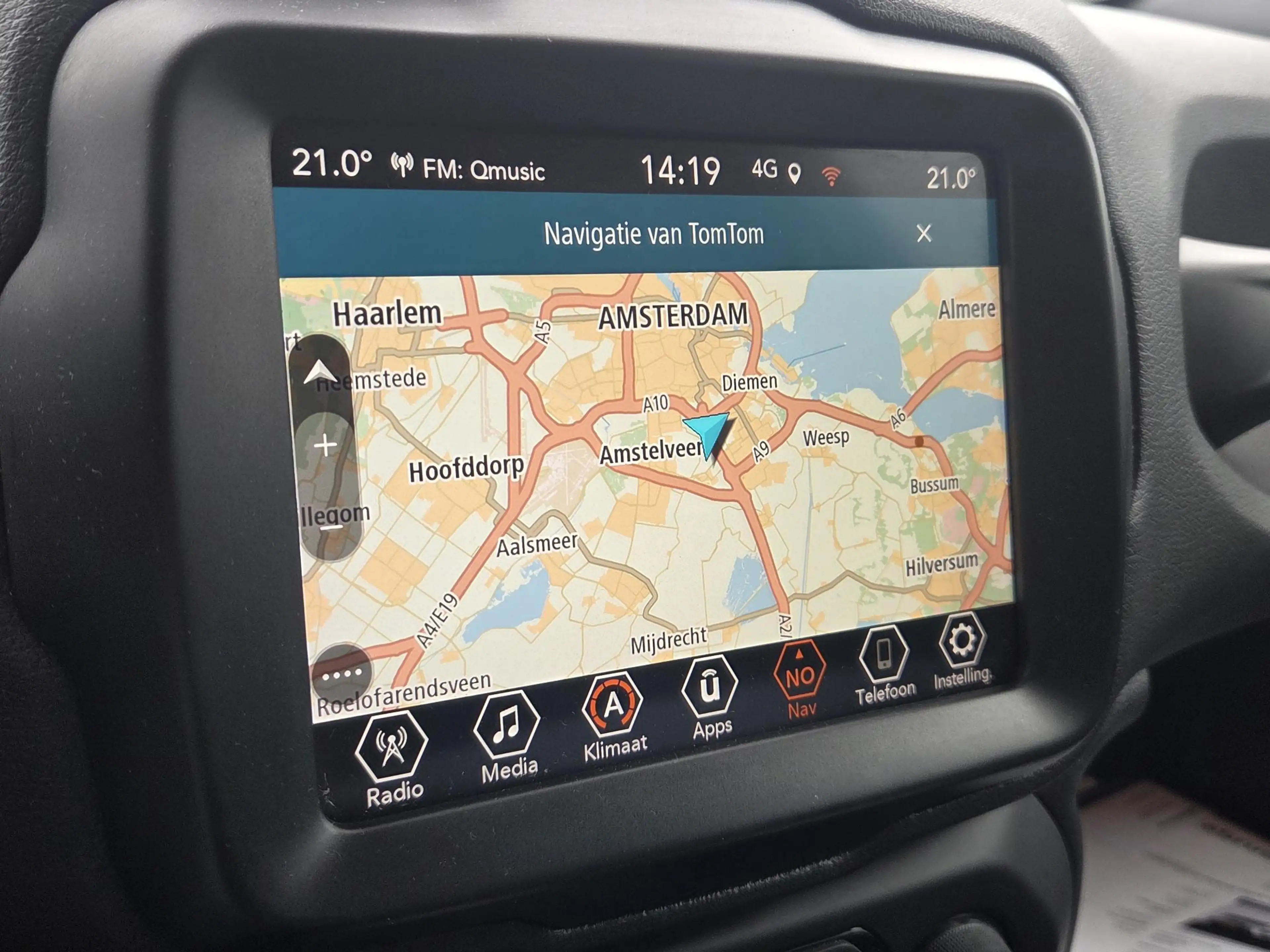 Jeep Renegade 4xe 240 Plug-in Hybrid Electric S | Apple-Android — photo 6