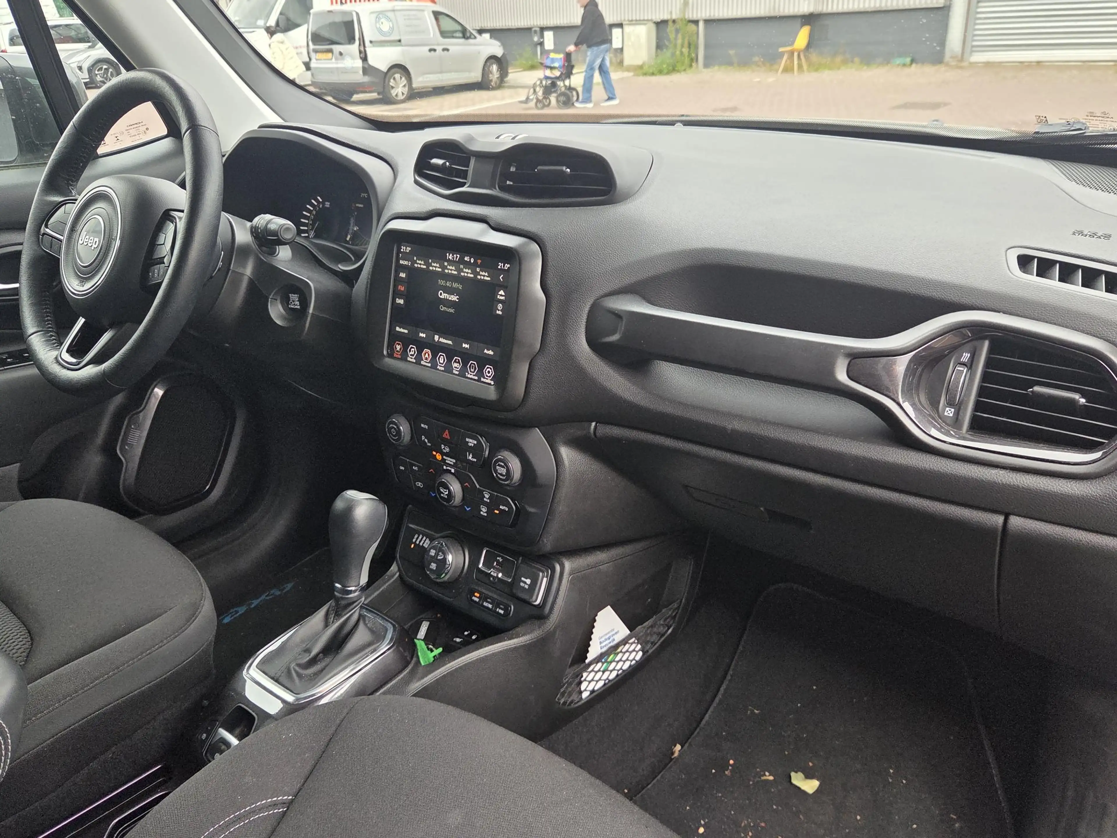 Jeep Renegade 4xe 240 Plug-in Hybrid Electric S | Apple-Android — photo 2