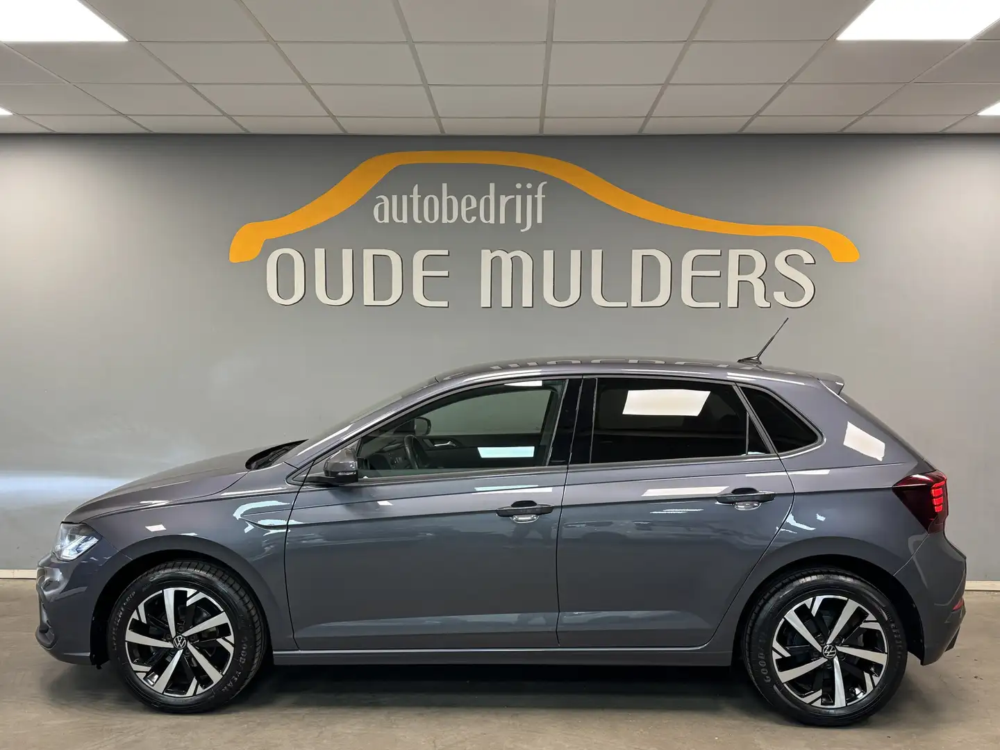 Volkswagen Polo 1.0 Parkeersensoren/Stoelverwarming/ACC Grijs - 2