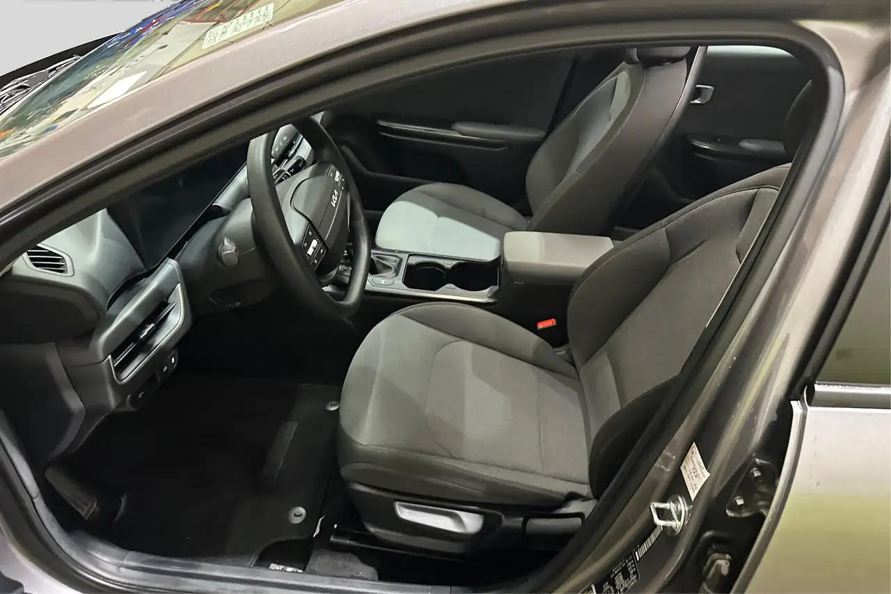 Kia K4 снимка Kia K4