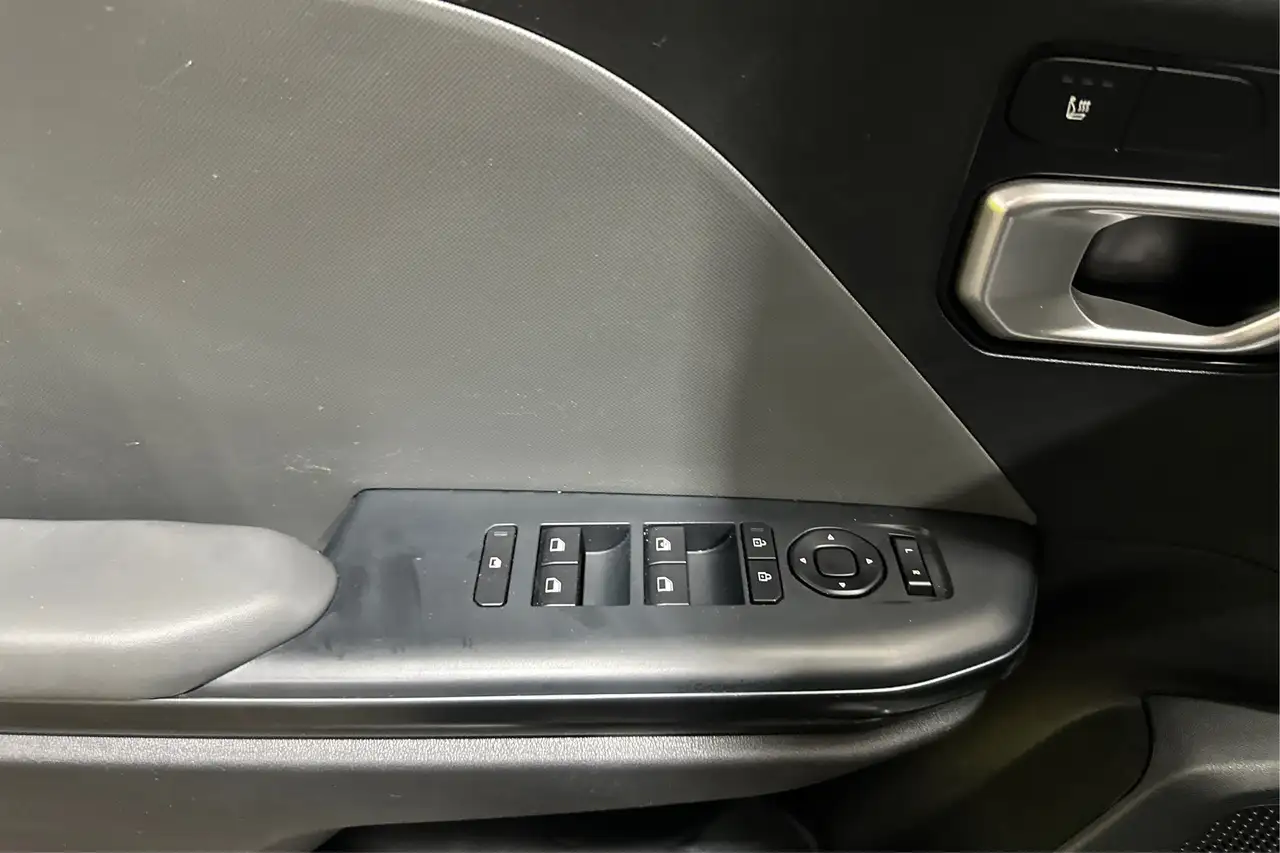 Kia K4 снимка Kia K4