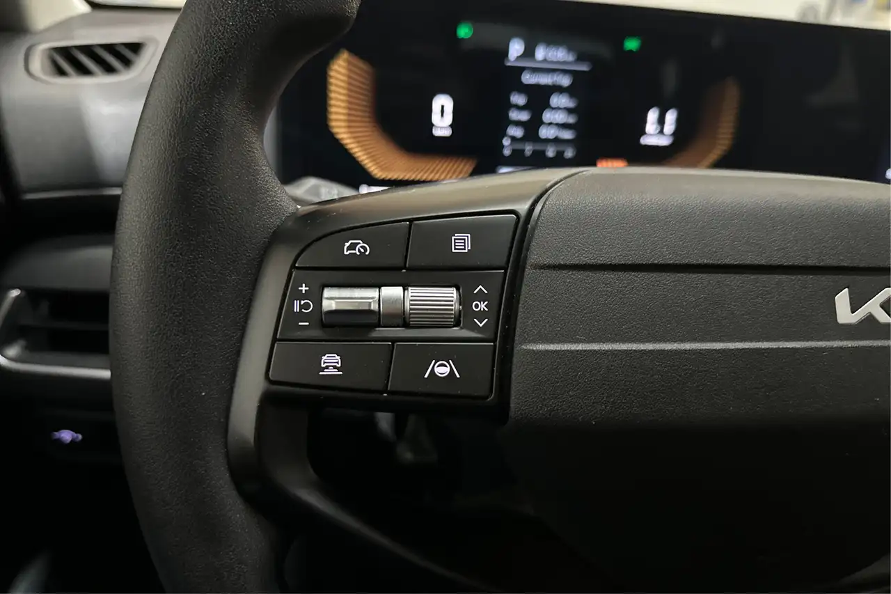 Kia K4 снимка Kia K4