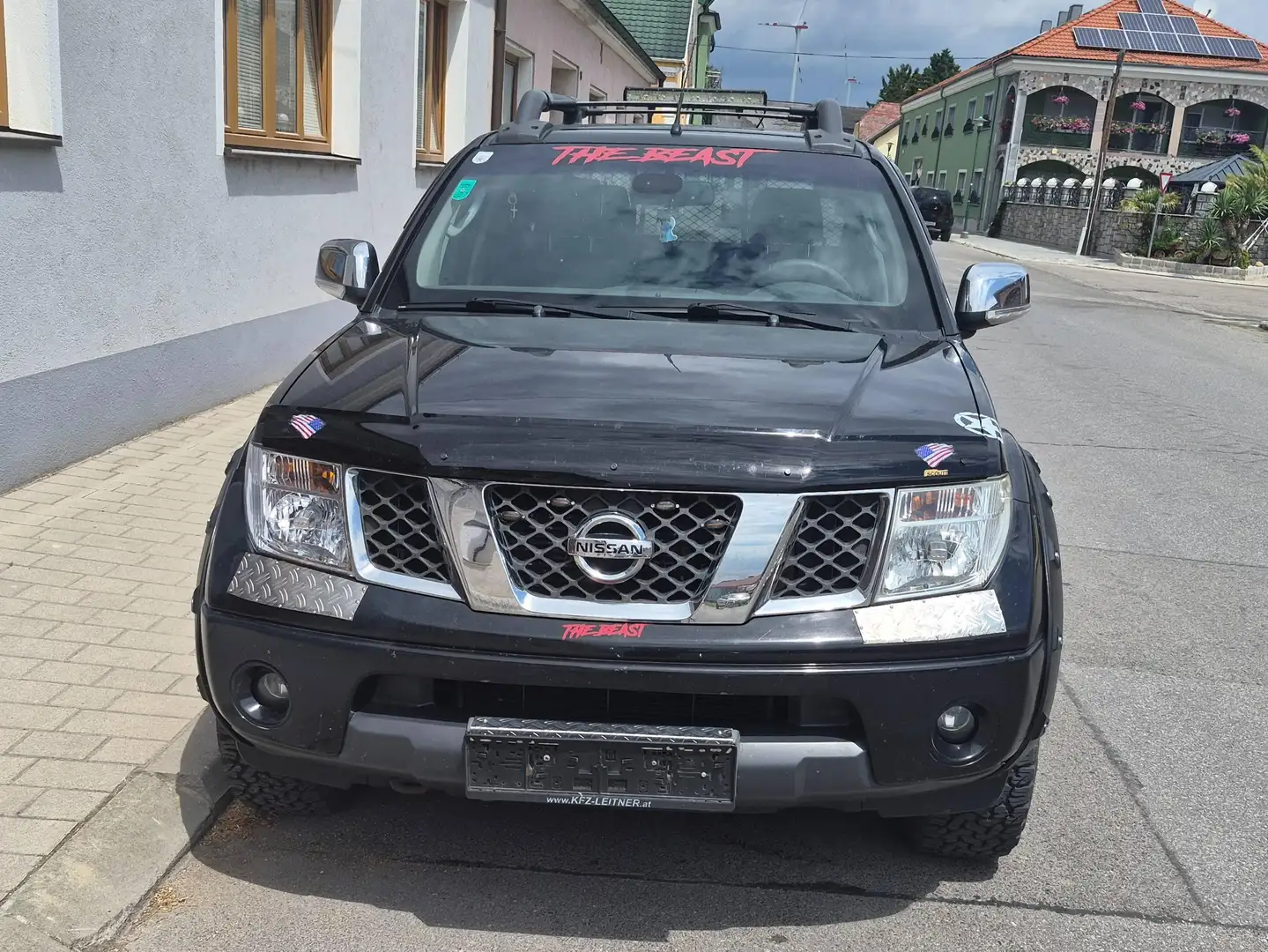 Nissan Navara Double Cab Navara SE 2,5 16V 4x4 SE Schwarz - 1