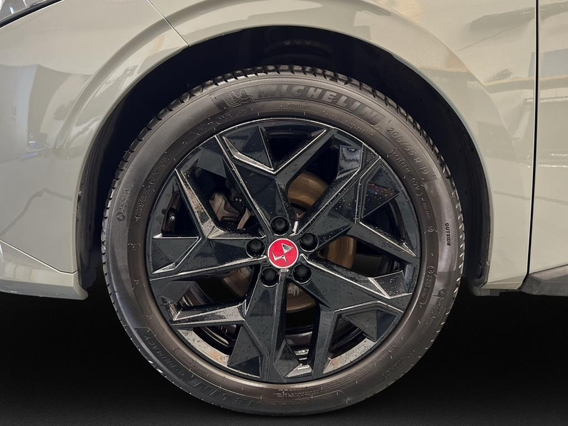DS Automobiles DS 4 PERFORMANCE LINE PureTech 130 — photo 9