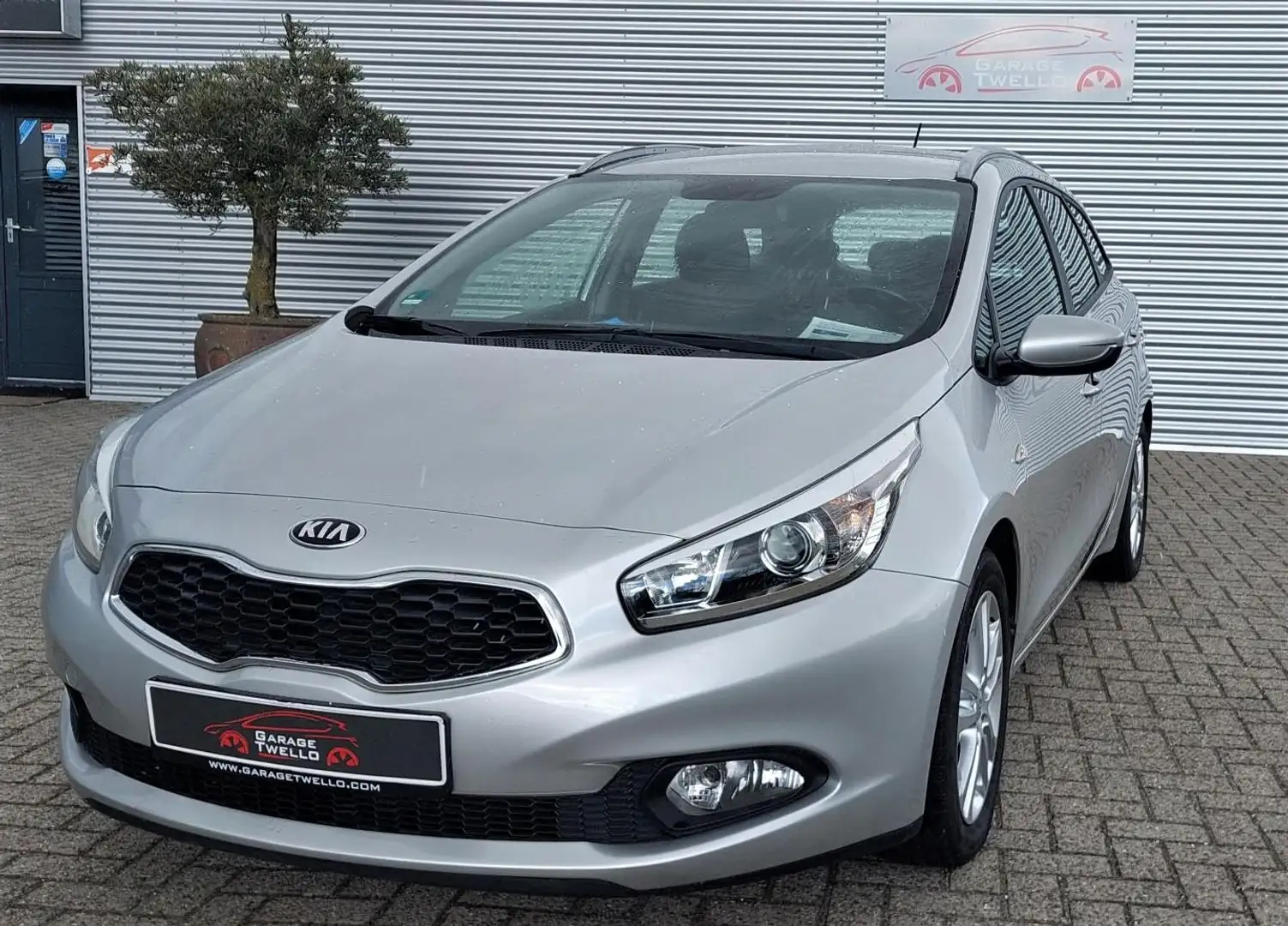 Kia Ceed SW / cee'd SW Sportswagon 1.4 GDI Comfort Pack (model 2013) afne Argintiu - 2