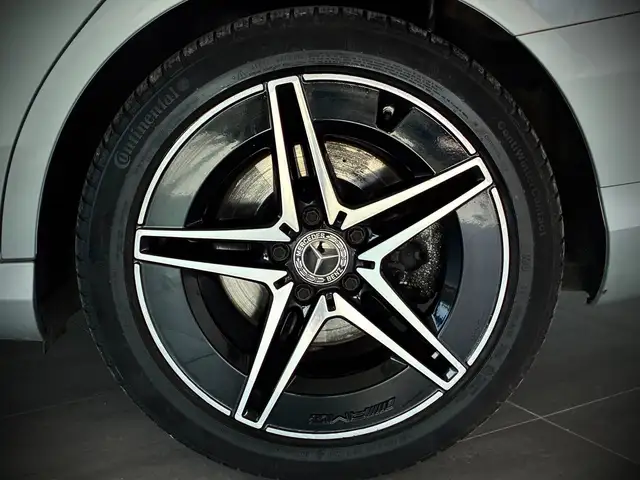 Mercedes-Benz C view 8