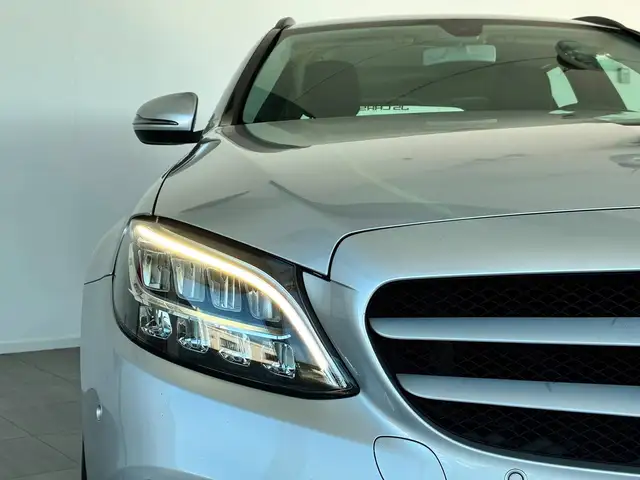 Mercedes-Benz C view 5