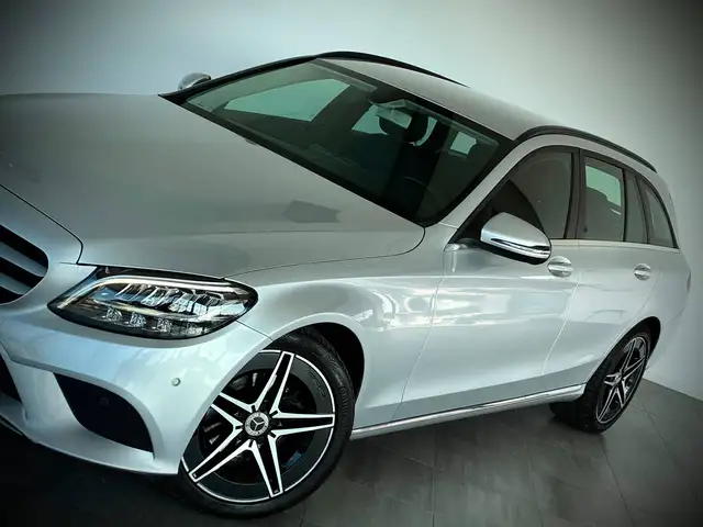 Mercedes-Benz C view 3
