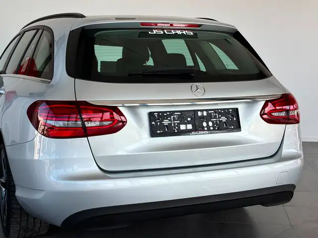 Mercedes-Benz C view 11