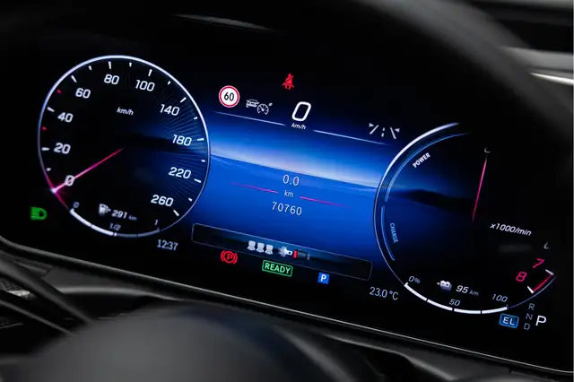 Mercedes-Benz C-Class view 28