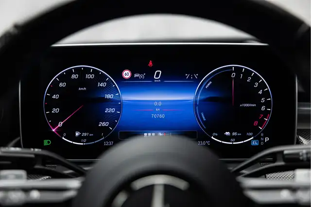 Mercedes-Benz C-Class view 27