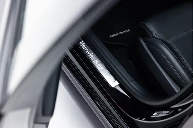 Mercedes-Benz C-Class view 19