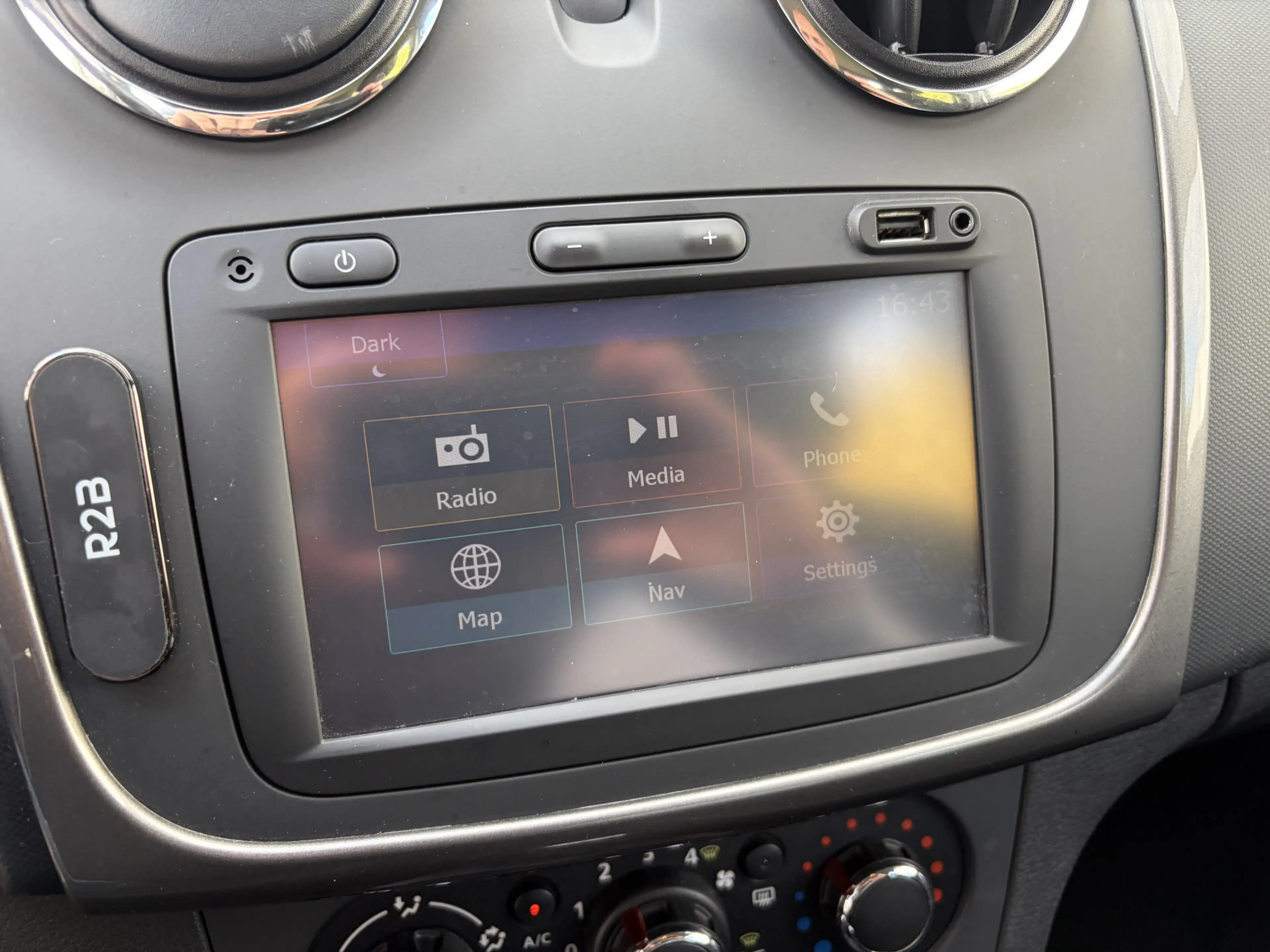 Dacia Logan MCV 0.9 TCe Easy-R Prestige / AUTOMAAT / NAVI / AI — photo 14