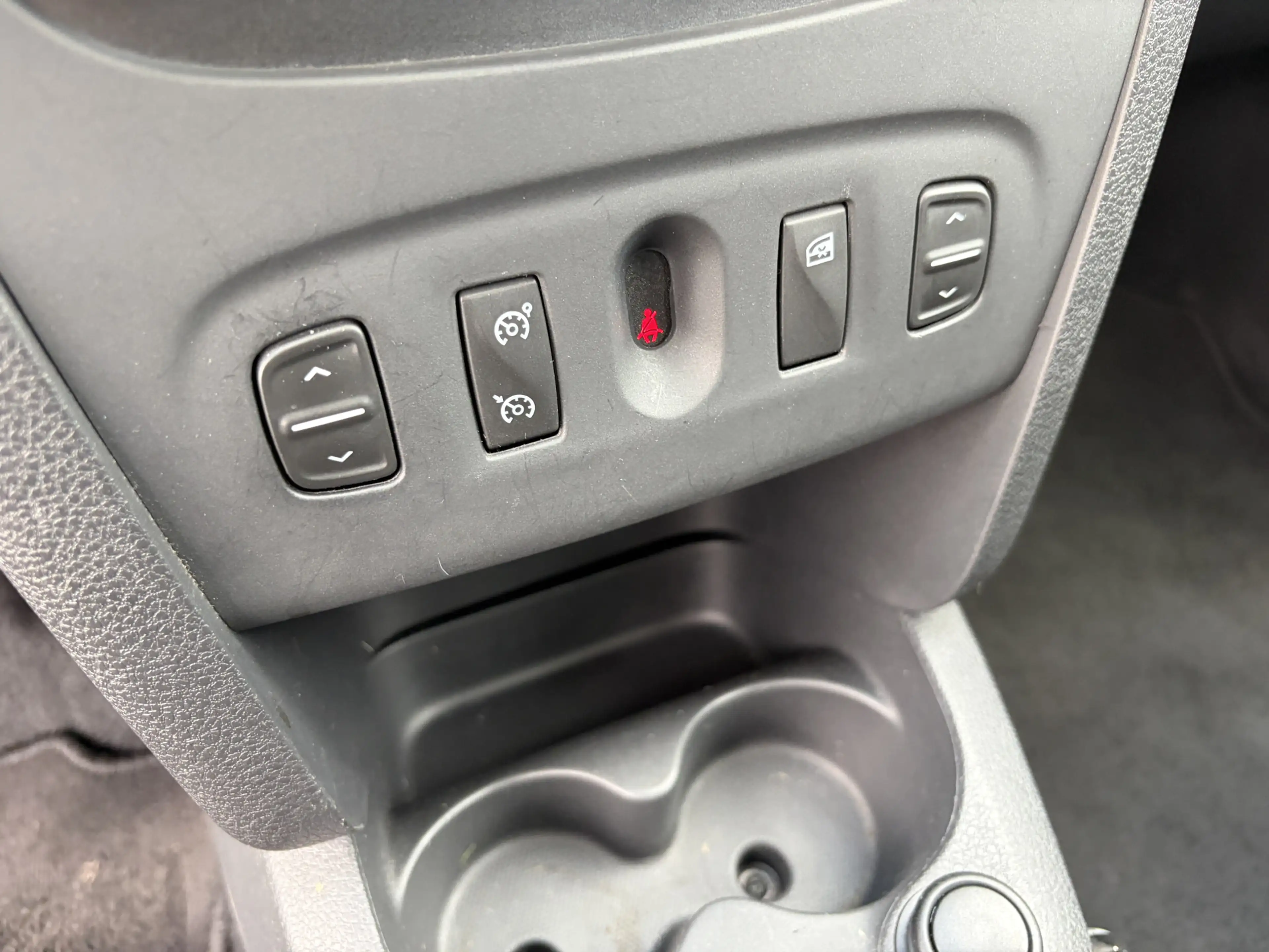 Dacia Logan MCV 0.9 TCe Easy-R Prestige / AUTOMAAT / NAVI / AI — photo 12